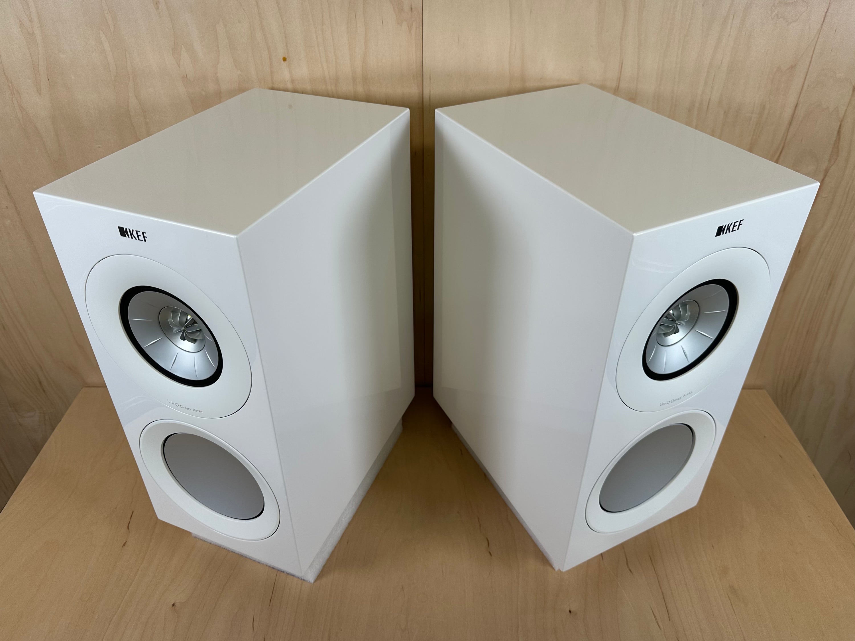 KEF R3 Speakers in Gloss White (NOT META)