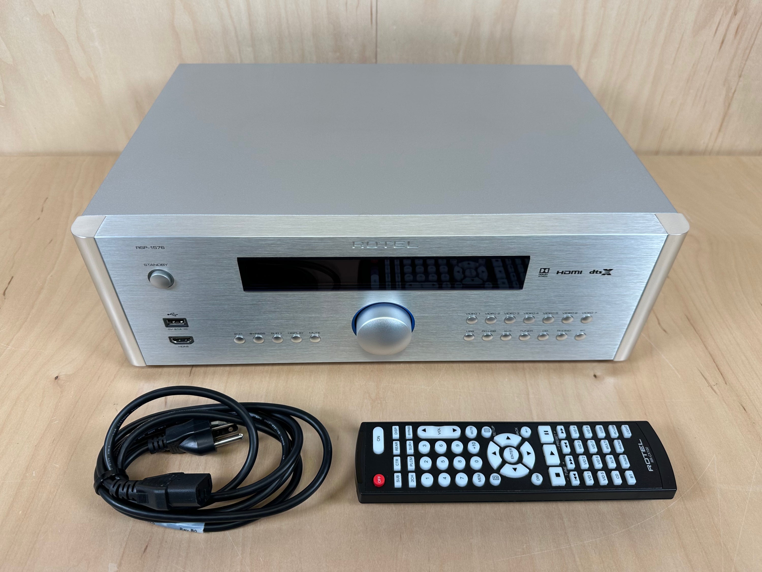 Rotel RSP-1576 Preamplifier Surround Sound Processor w/Box and Remote Silver