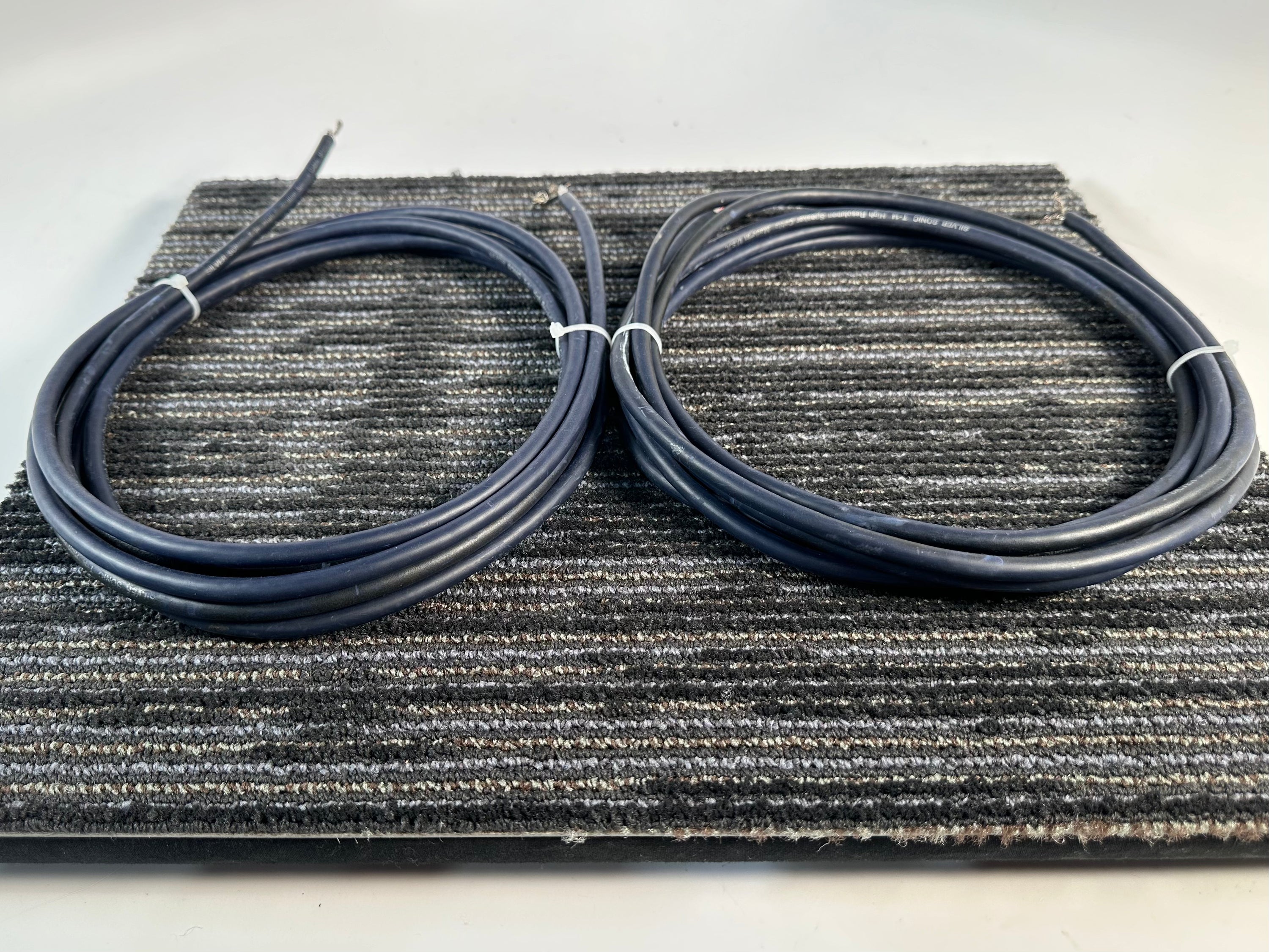 DH Labs Silver Sonic T-14 High Resolution Speaker Cables 13' pair