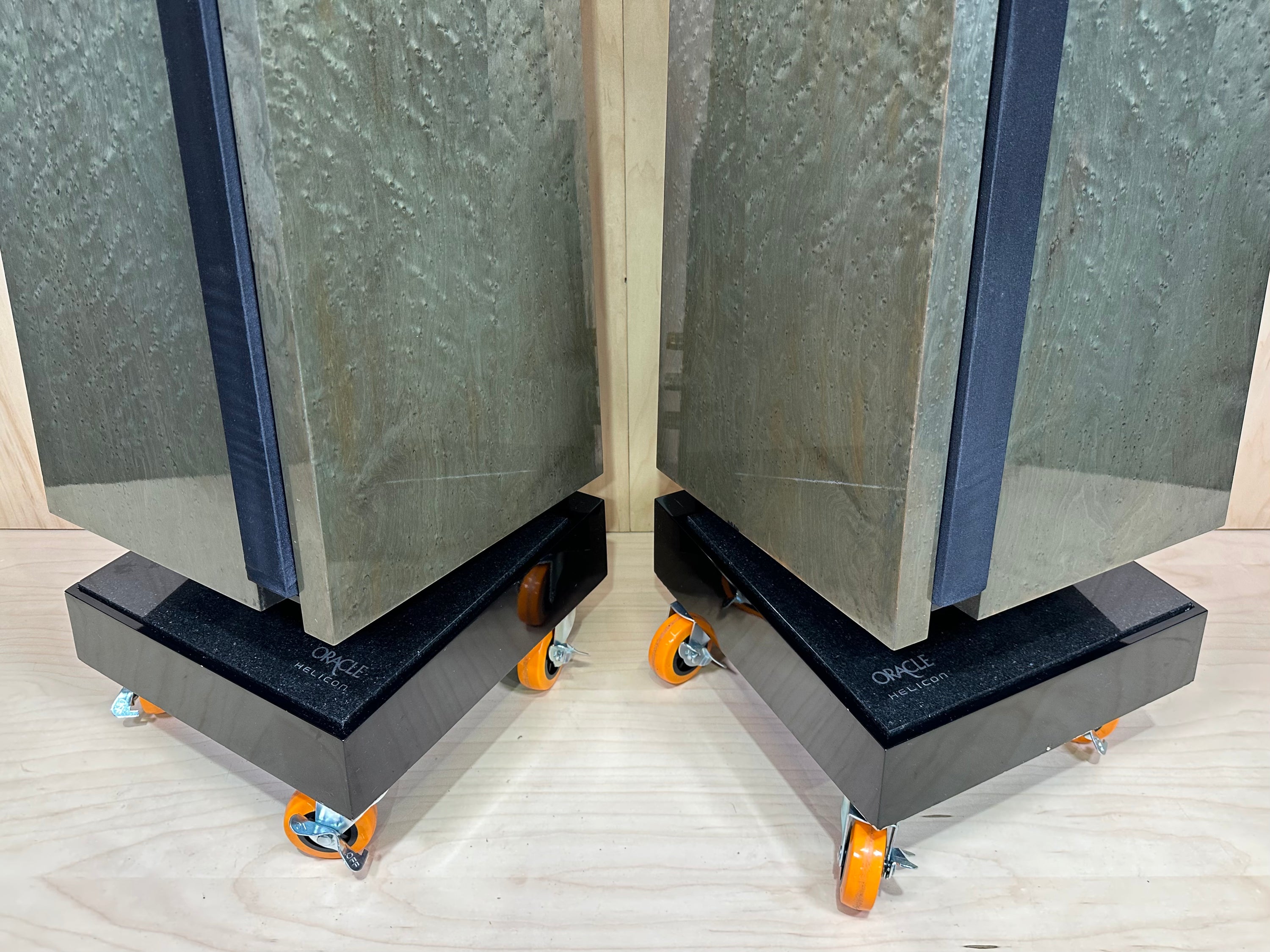 Oracle Helicon Tower Speakers