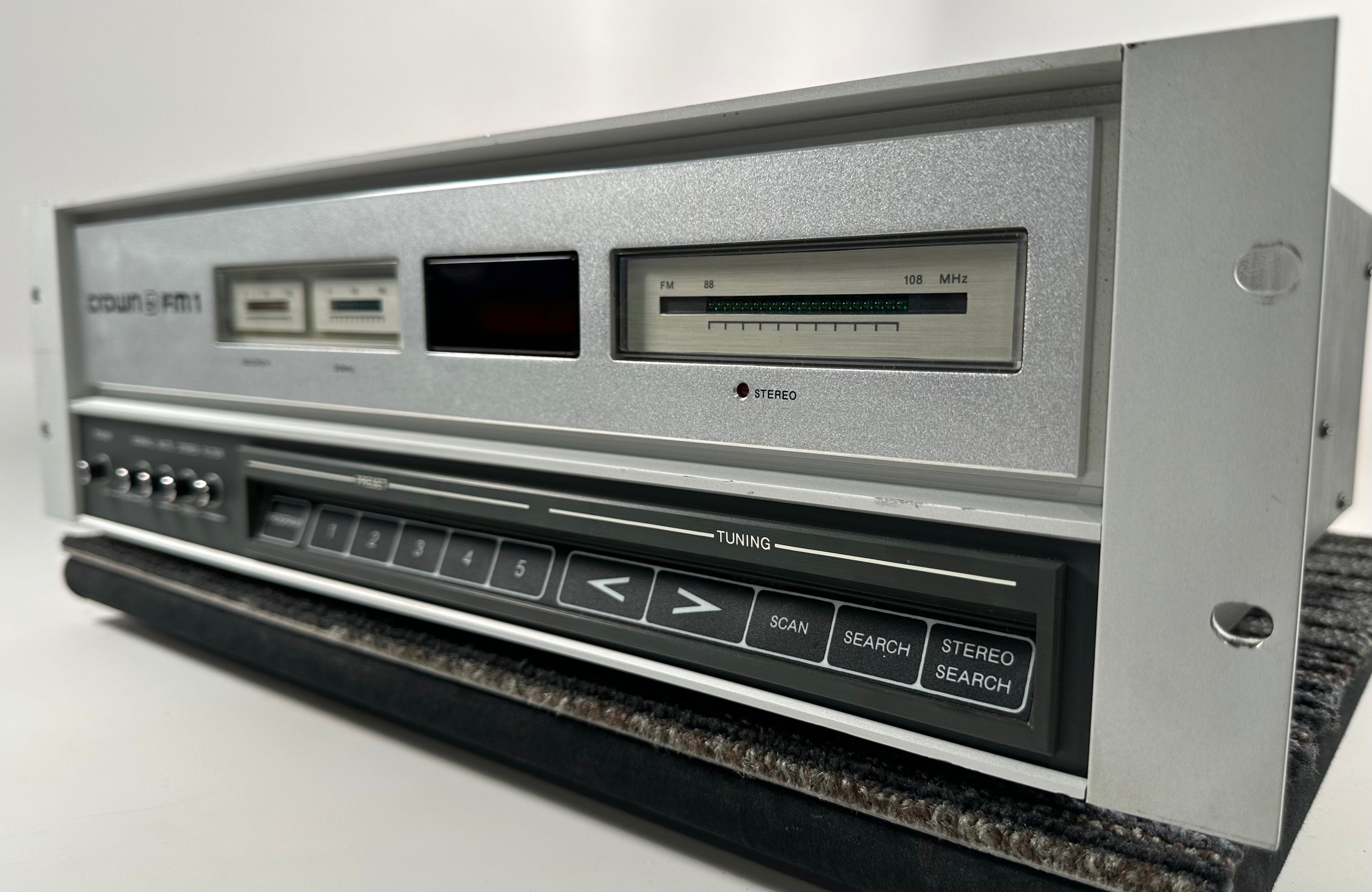 Crown FM1 Vintage Stereo FM Tuner