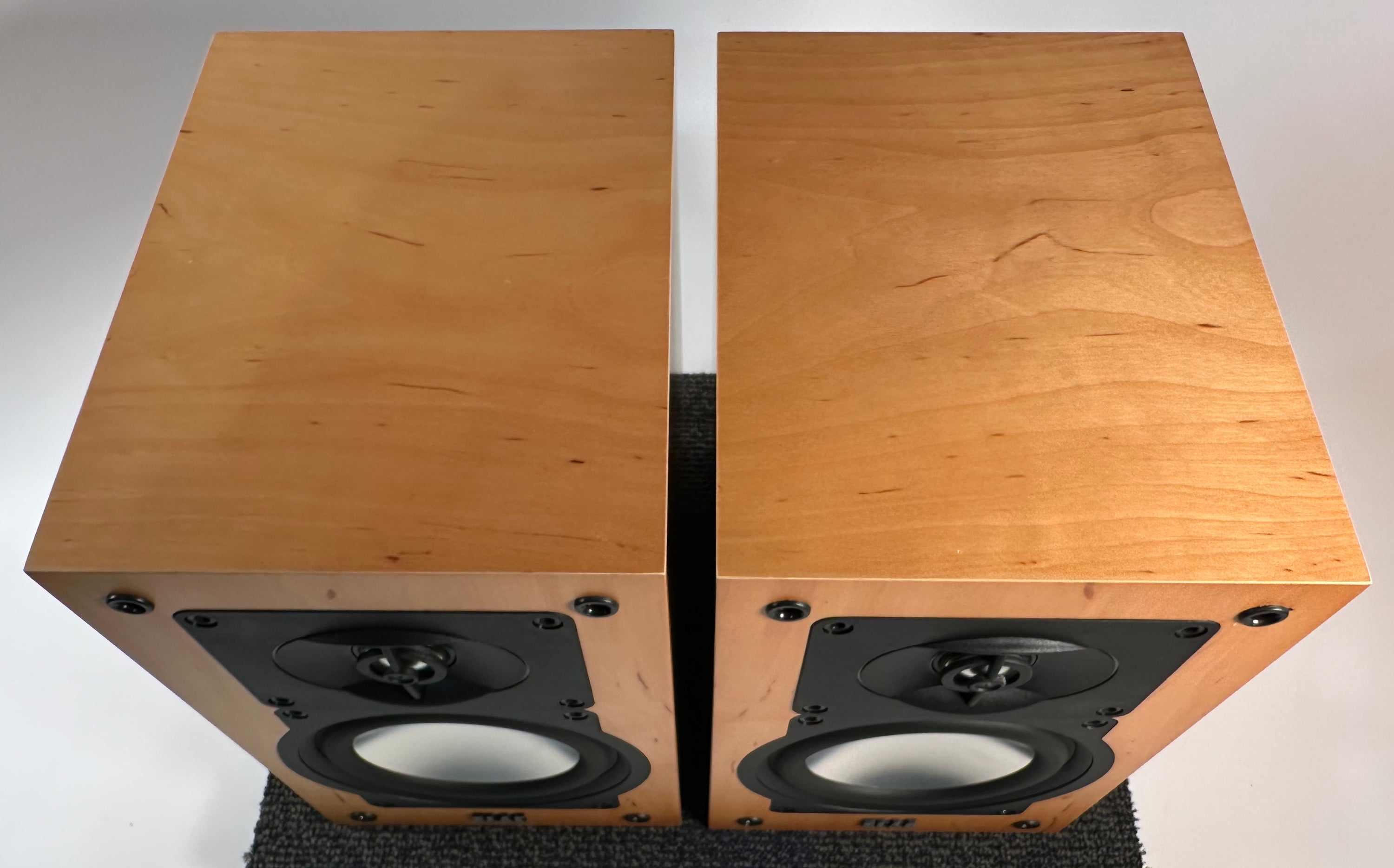 Elac 201 Bookshelf Speakers Alder Veneer Made in Germany