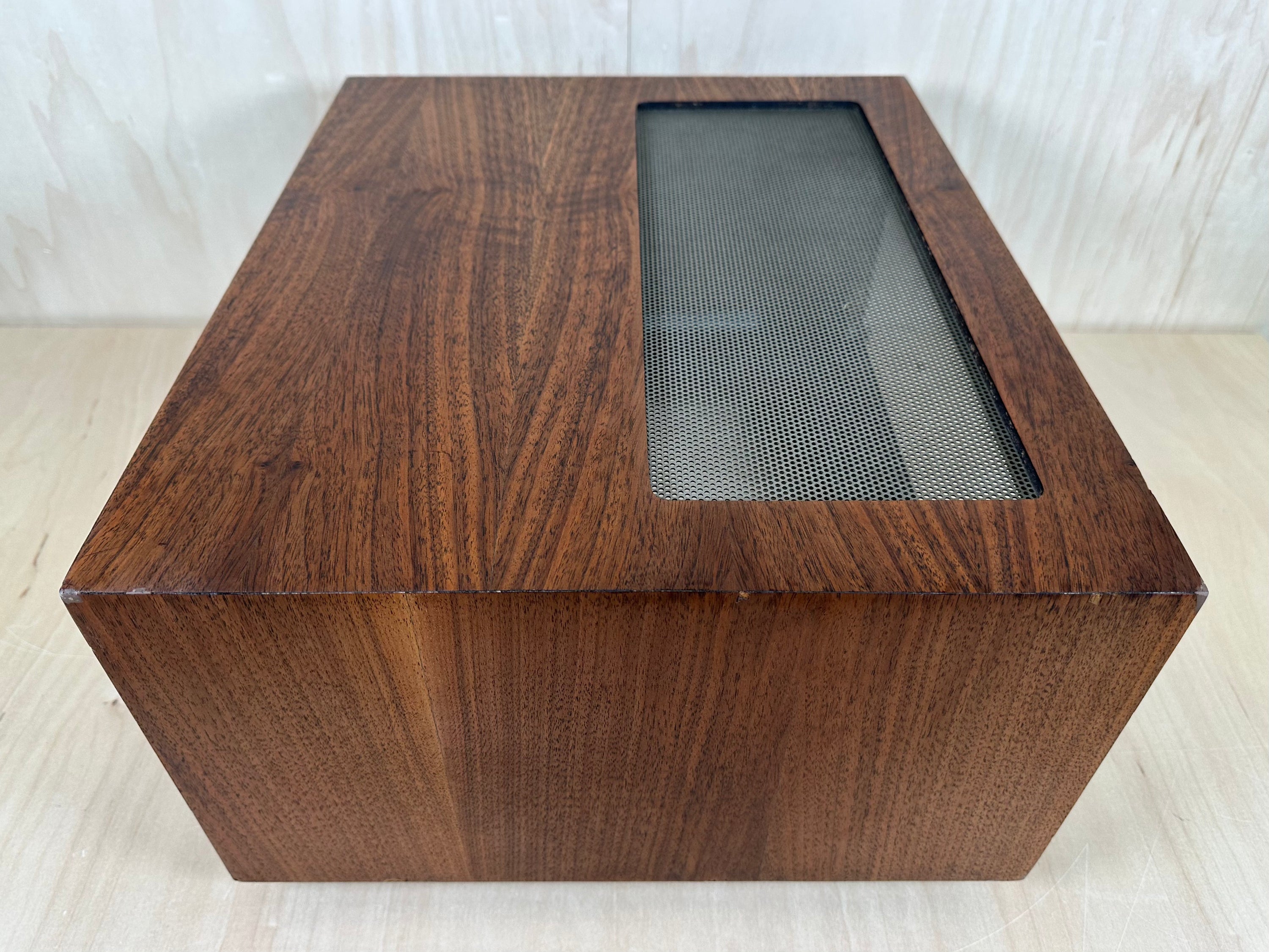 Mcintosh L21 Cabinet w/Panlocs and Slant Legs