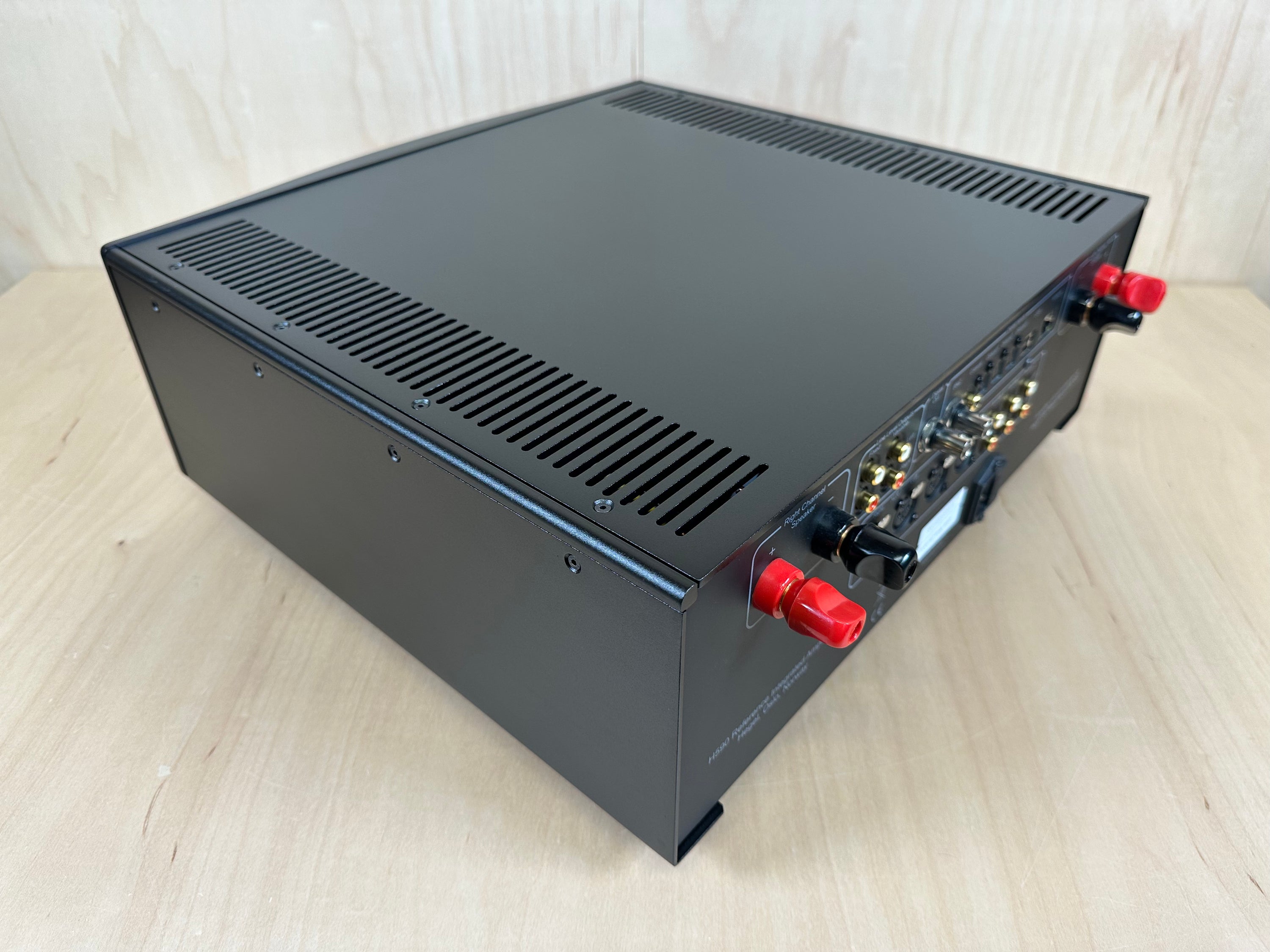 Hegel H590 Flagship Integrated Amp w/Remote and Original Box