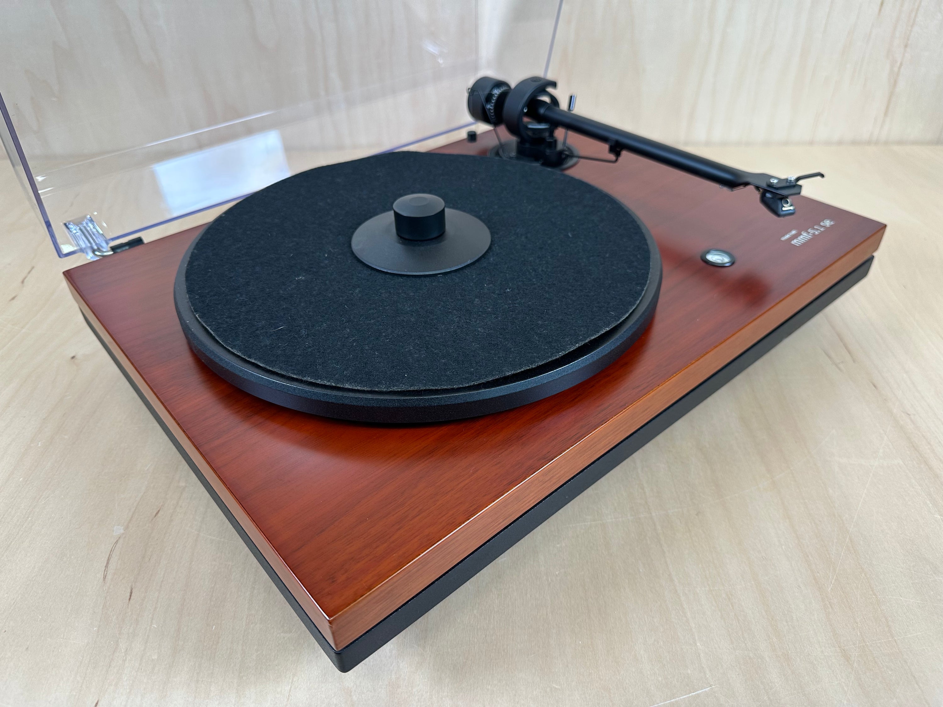 Music Hall mmf-5.1 SE Turntable w/Goldring 1022GX Cartridge