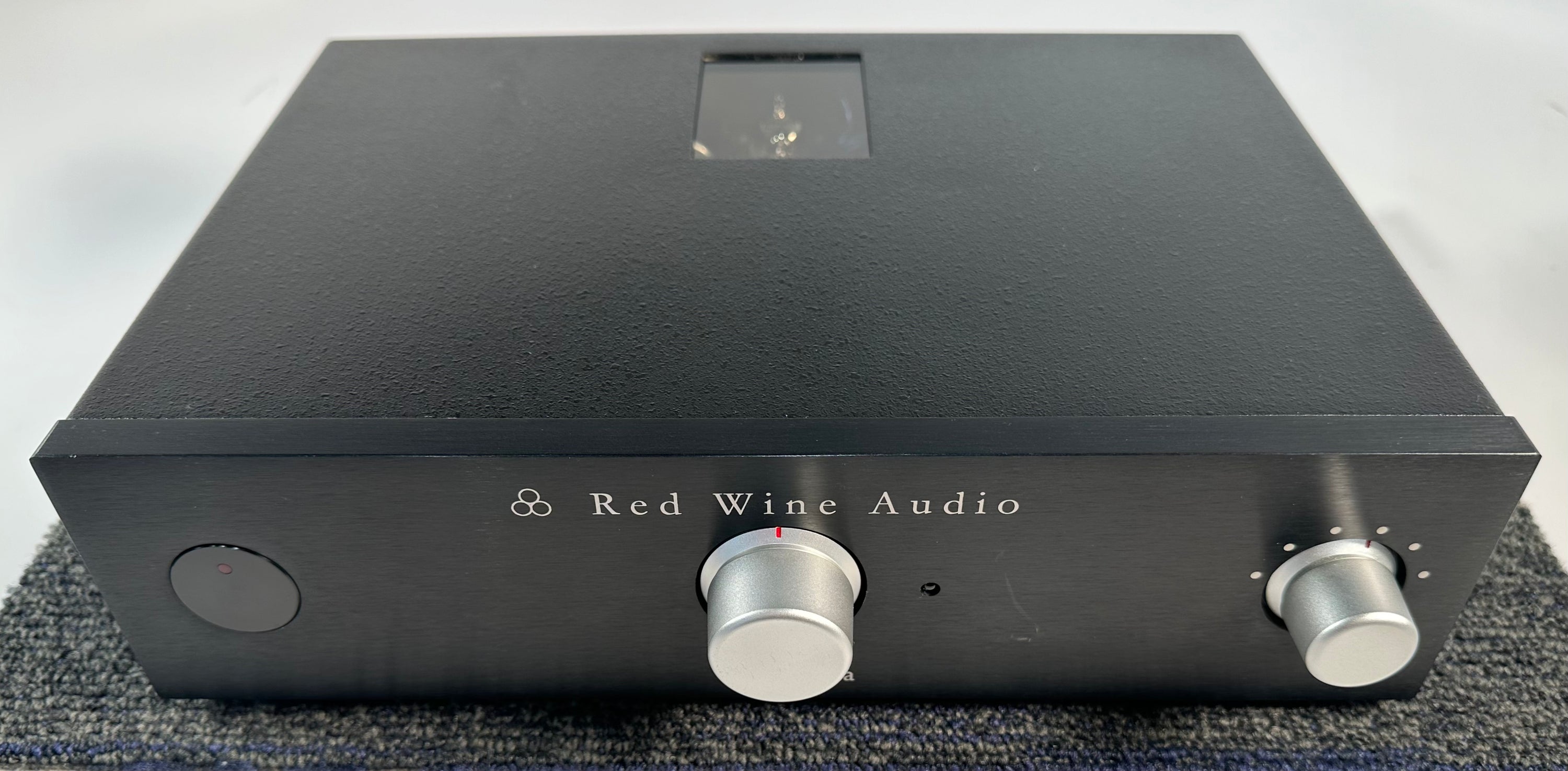 Red Wine Audio Isabella Line Level Preamp w/DAC by Vinnie Rossi