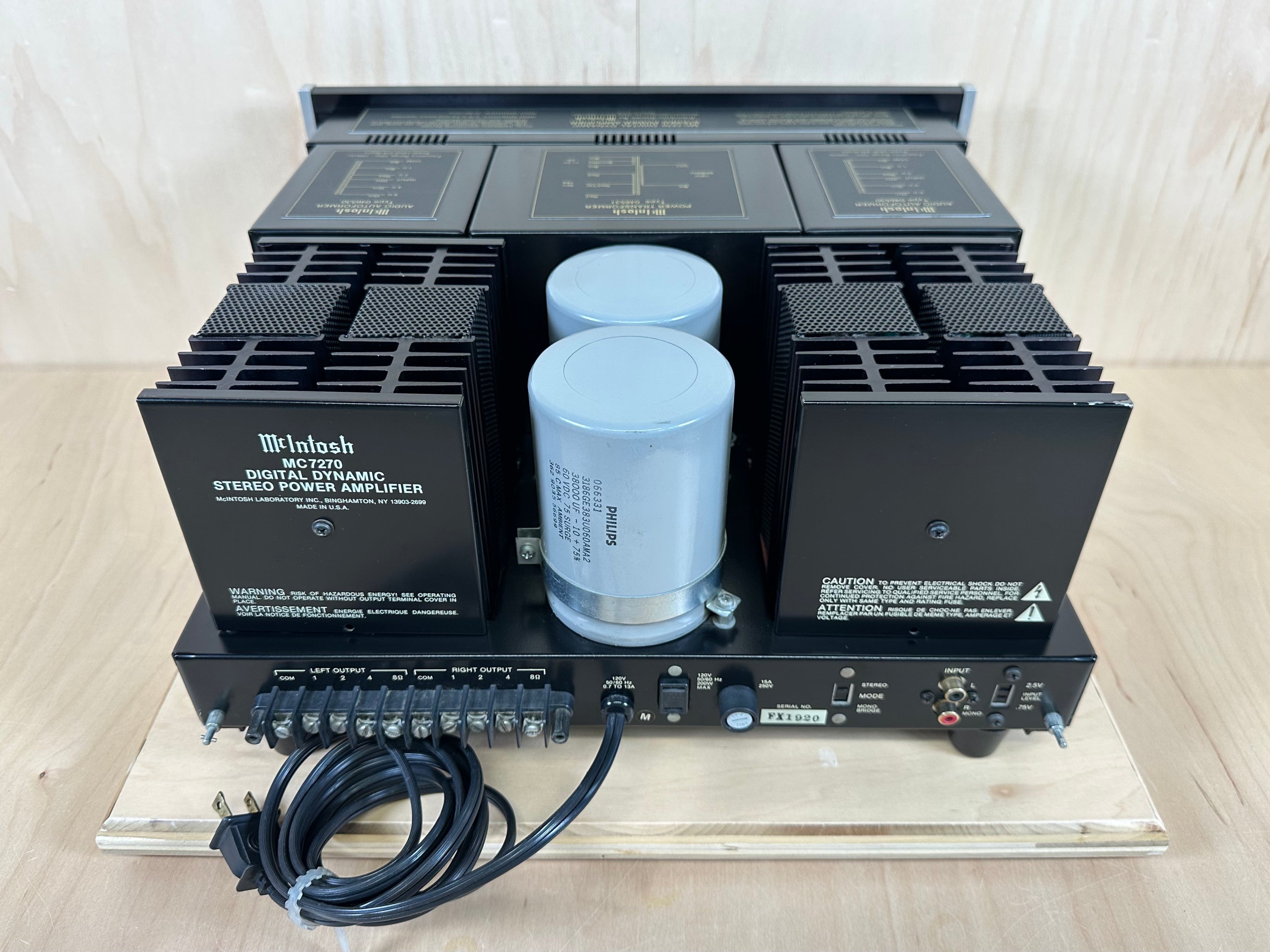 McIntosh MC7270 Digital Dynamic Stereo Power Amplifier