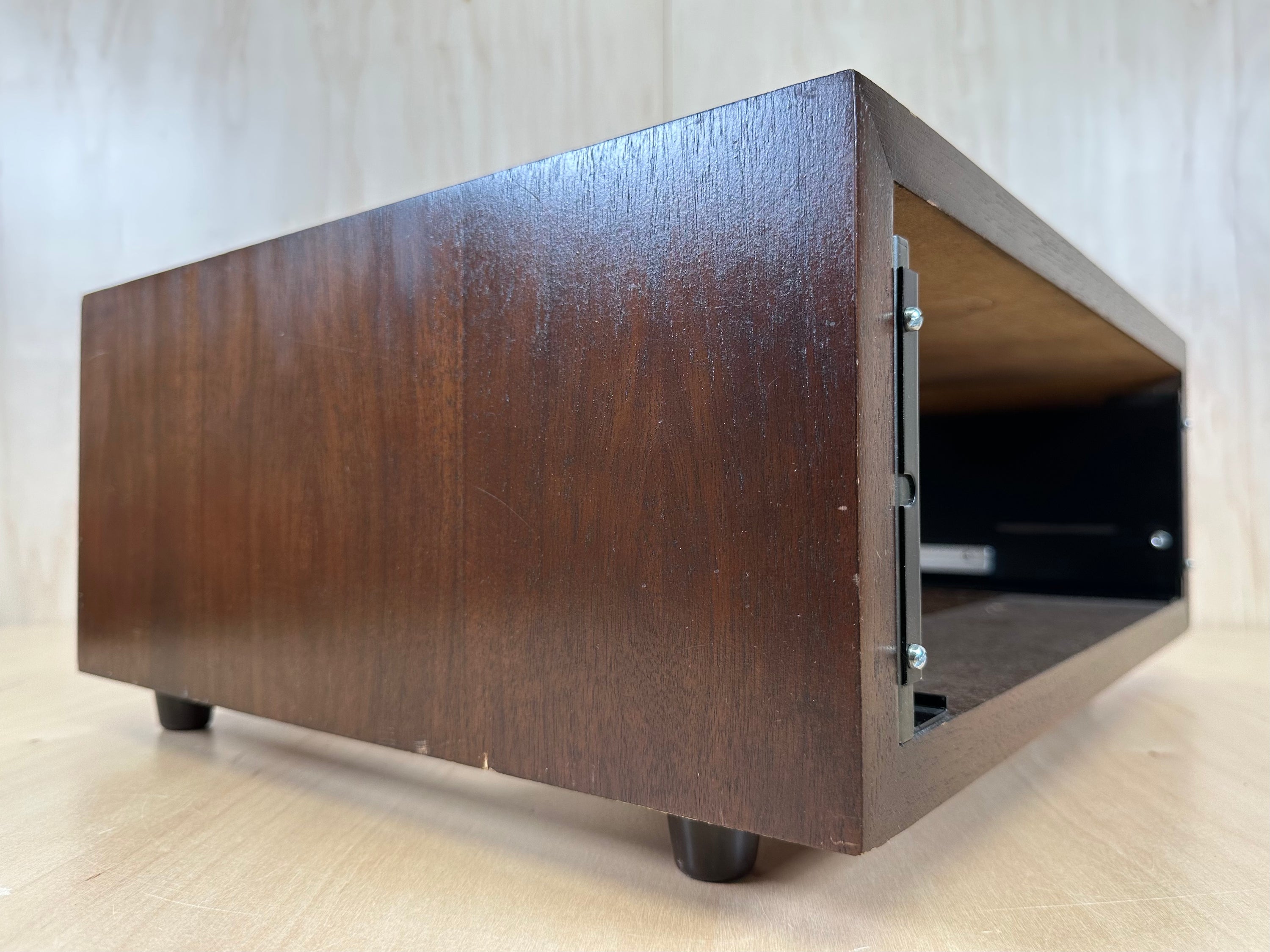 Mcintosh L52 Cabinet w/Panlocs Originally used with a  C28