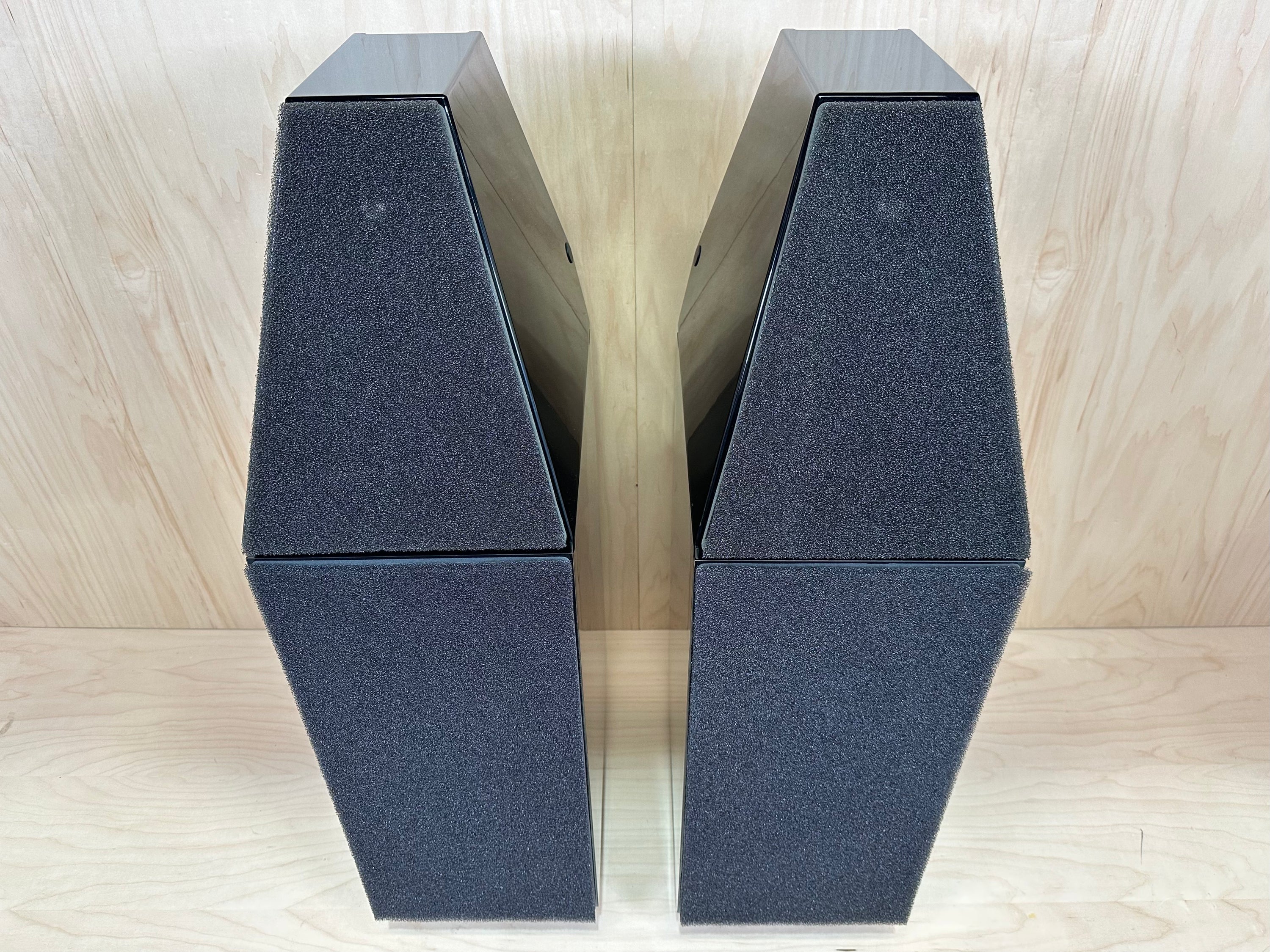 Wilson Audio Watt Puppy 5 w/Crates