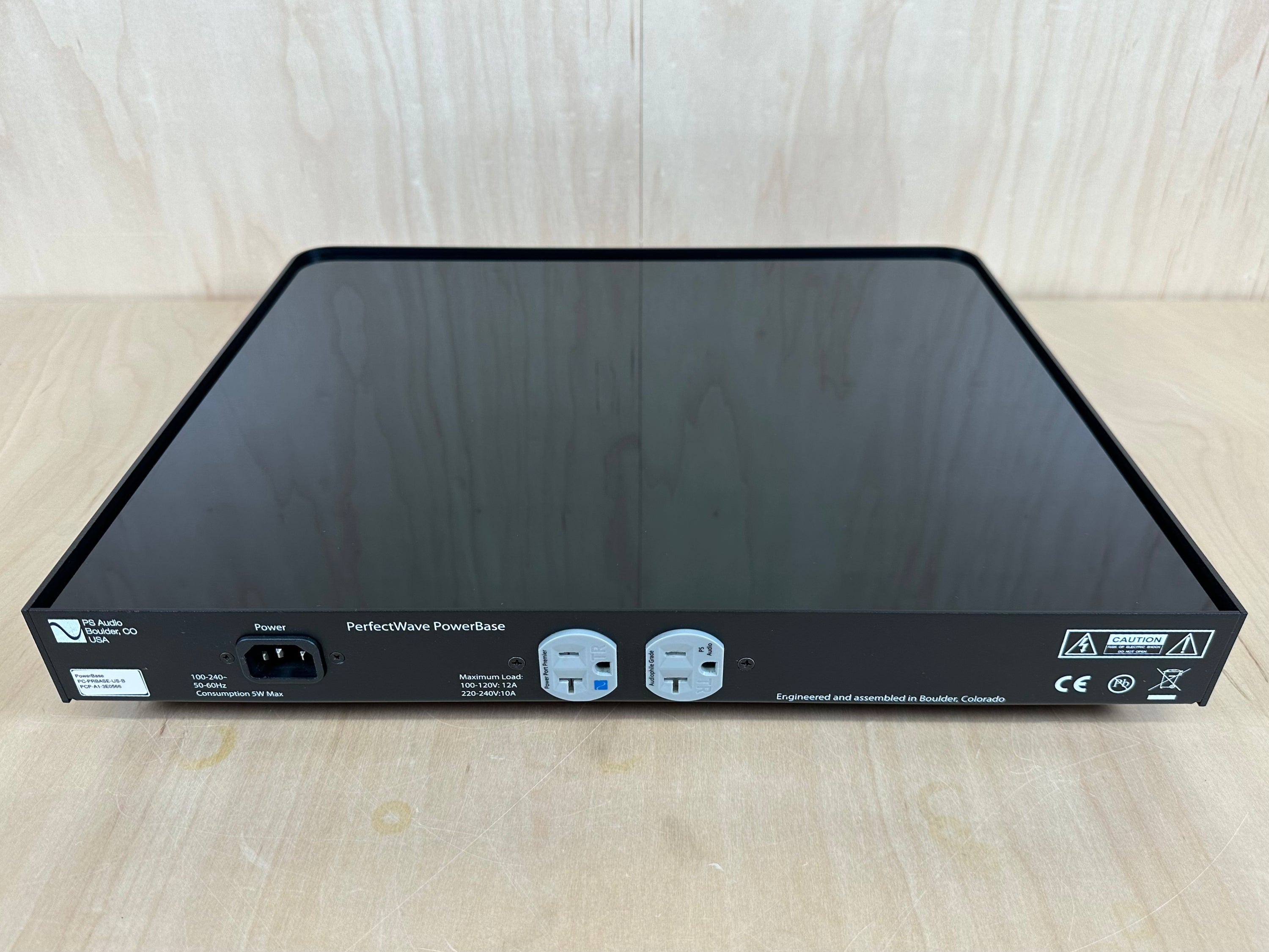 PS Audio PerfectWave PowerBase w/Factory Box