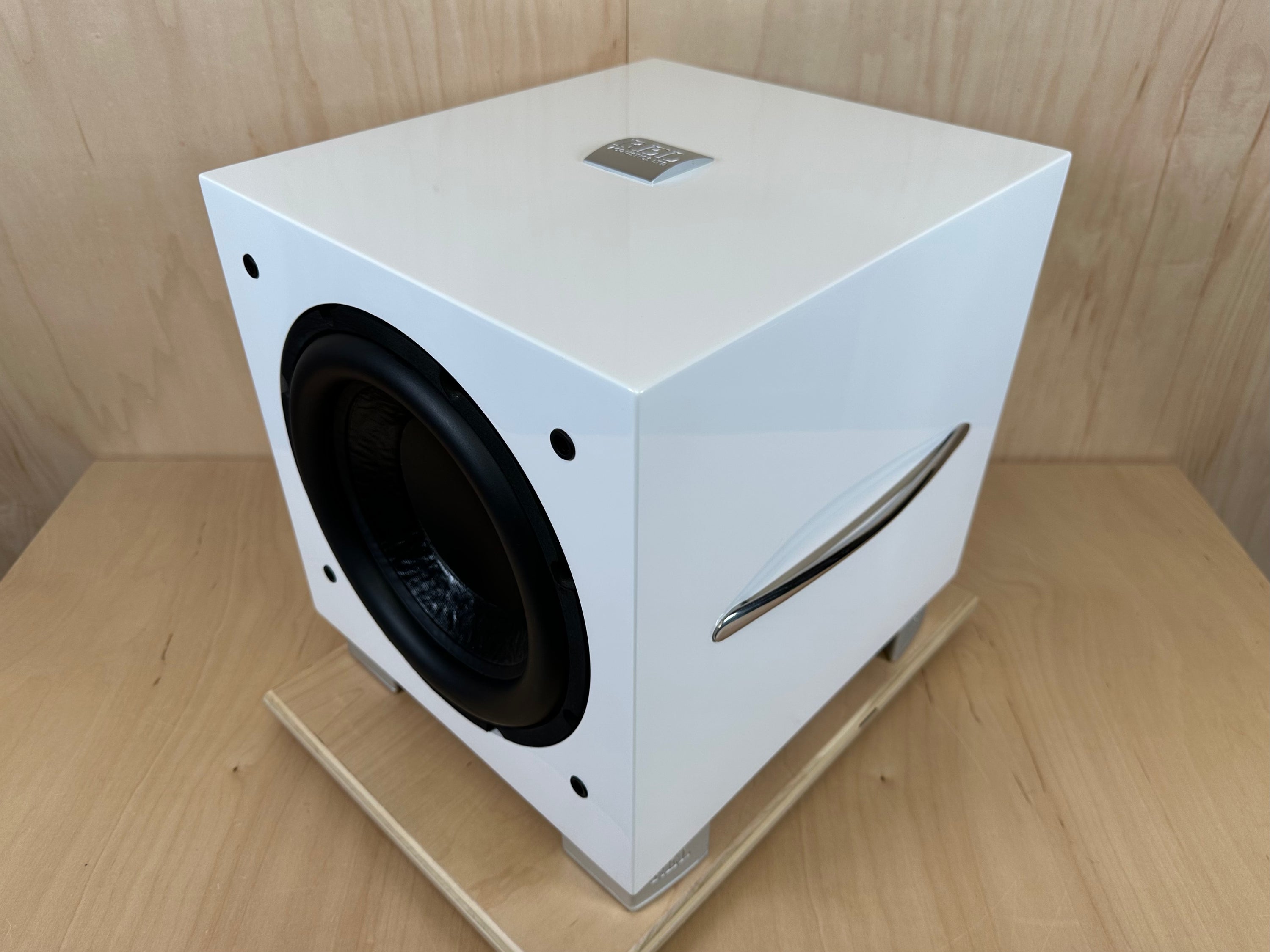REL S/2 10" Powered Subwoofer Gloss White