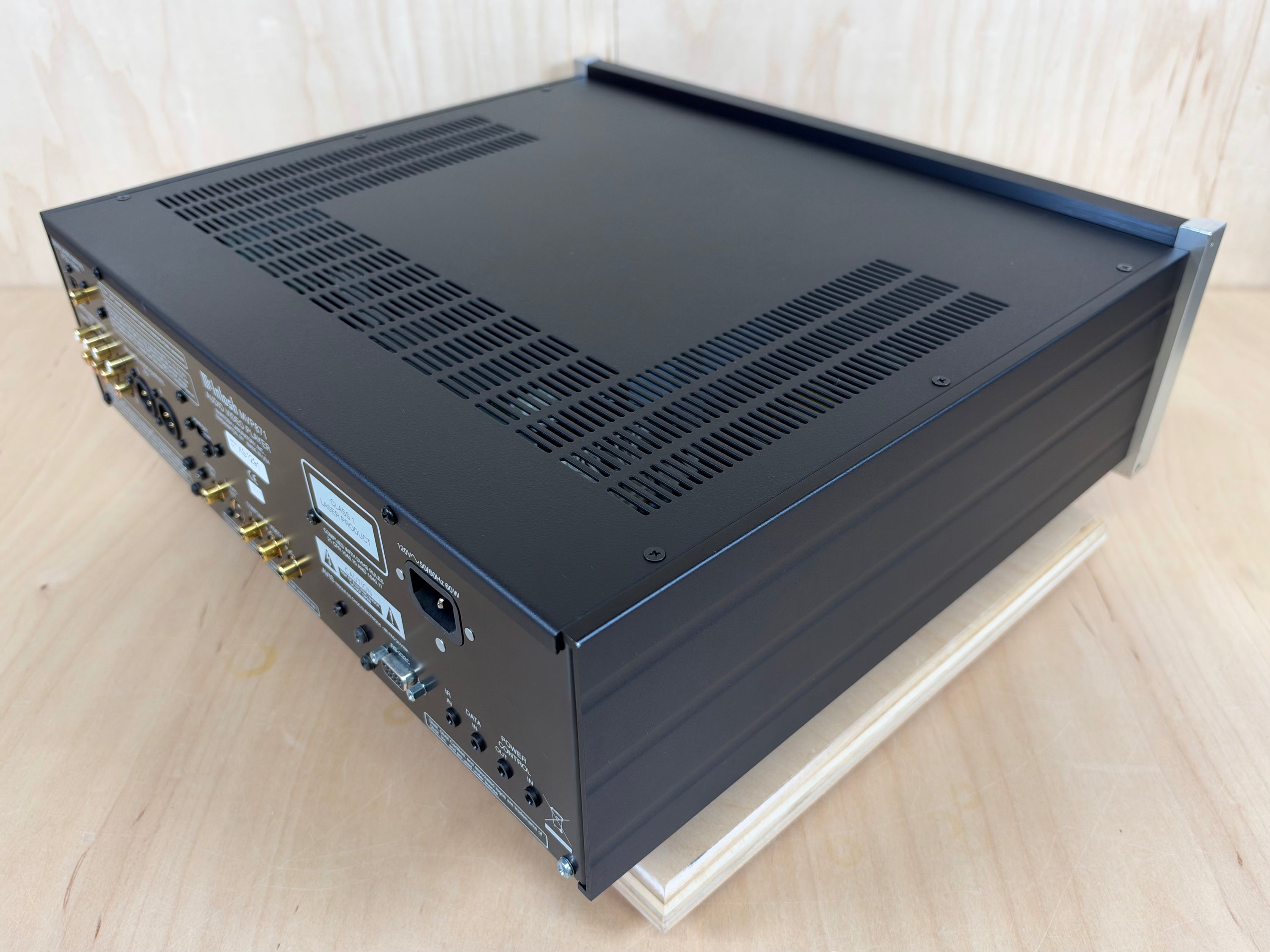 McIntosh MVP871 Audio Video Player DVD/SACD/HDCD
