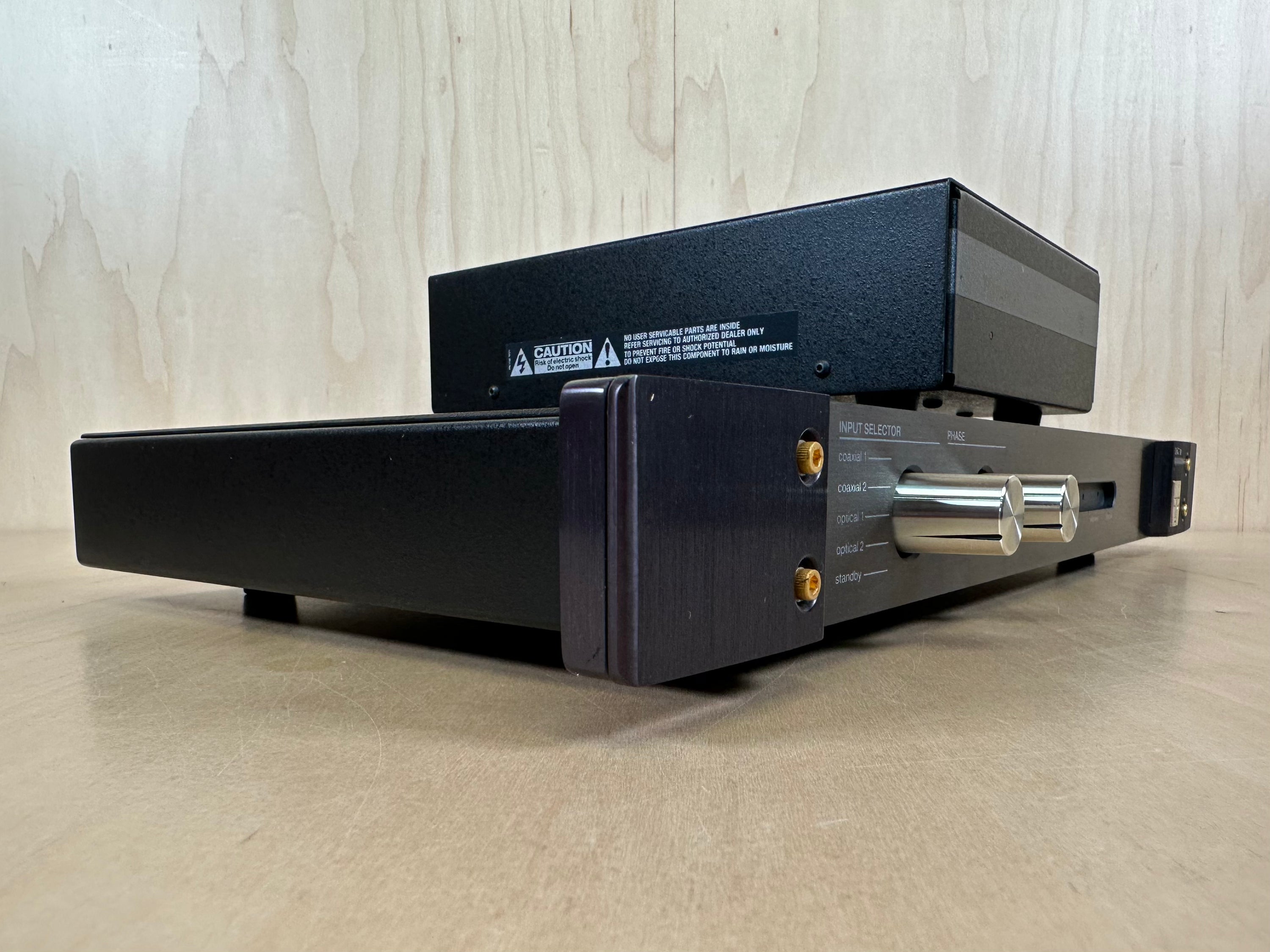 Threshold DAC 1/e Digital Processor DAC Black w/Power Supply