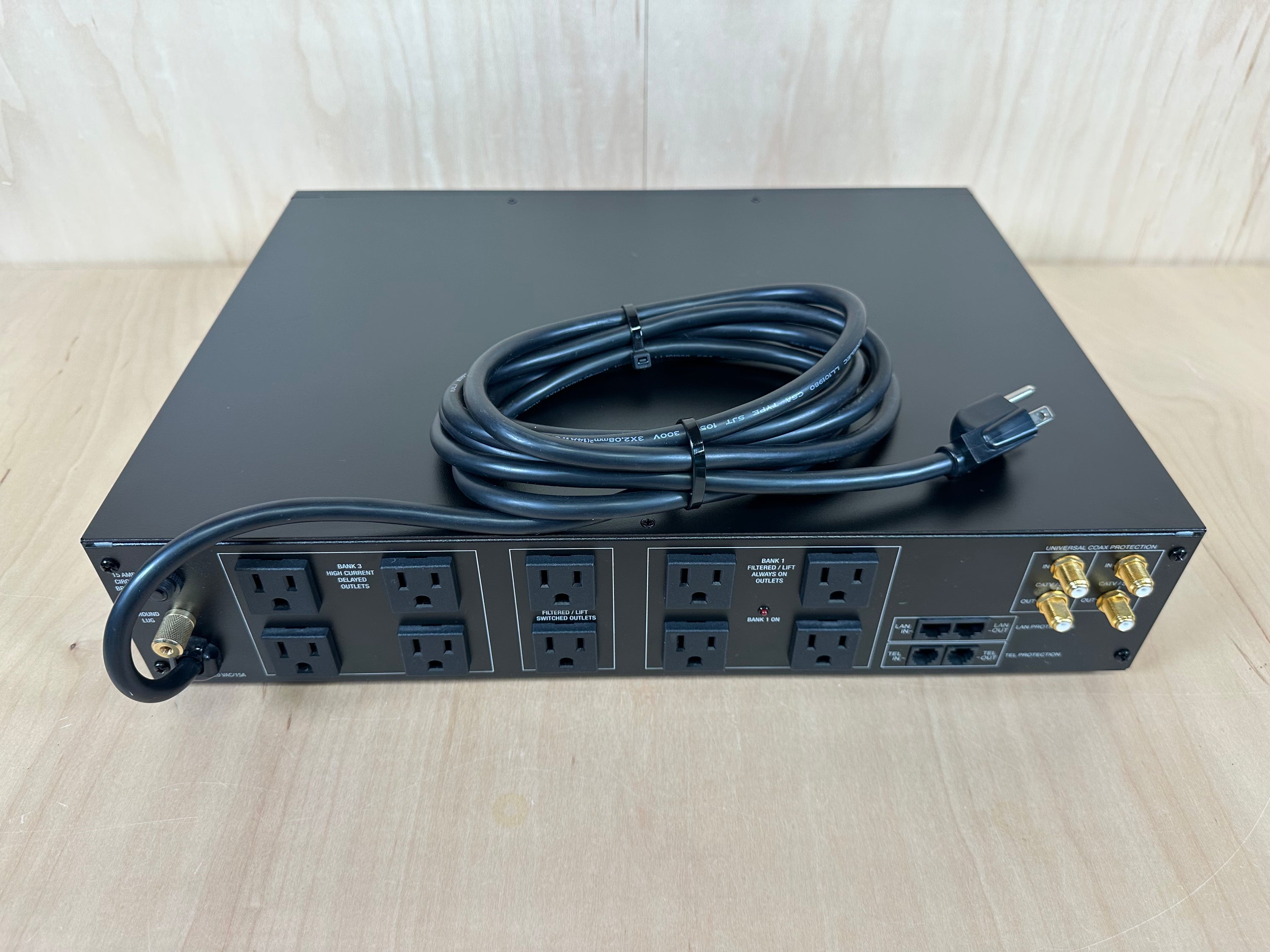 Panamax MR-5100 Power Conditioner