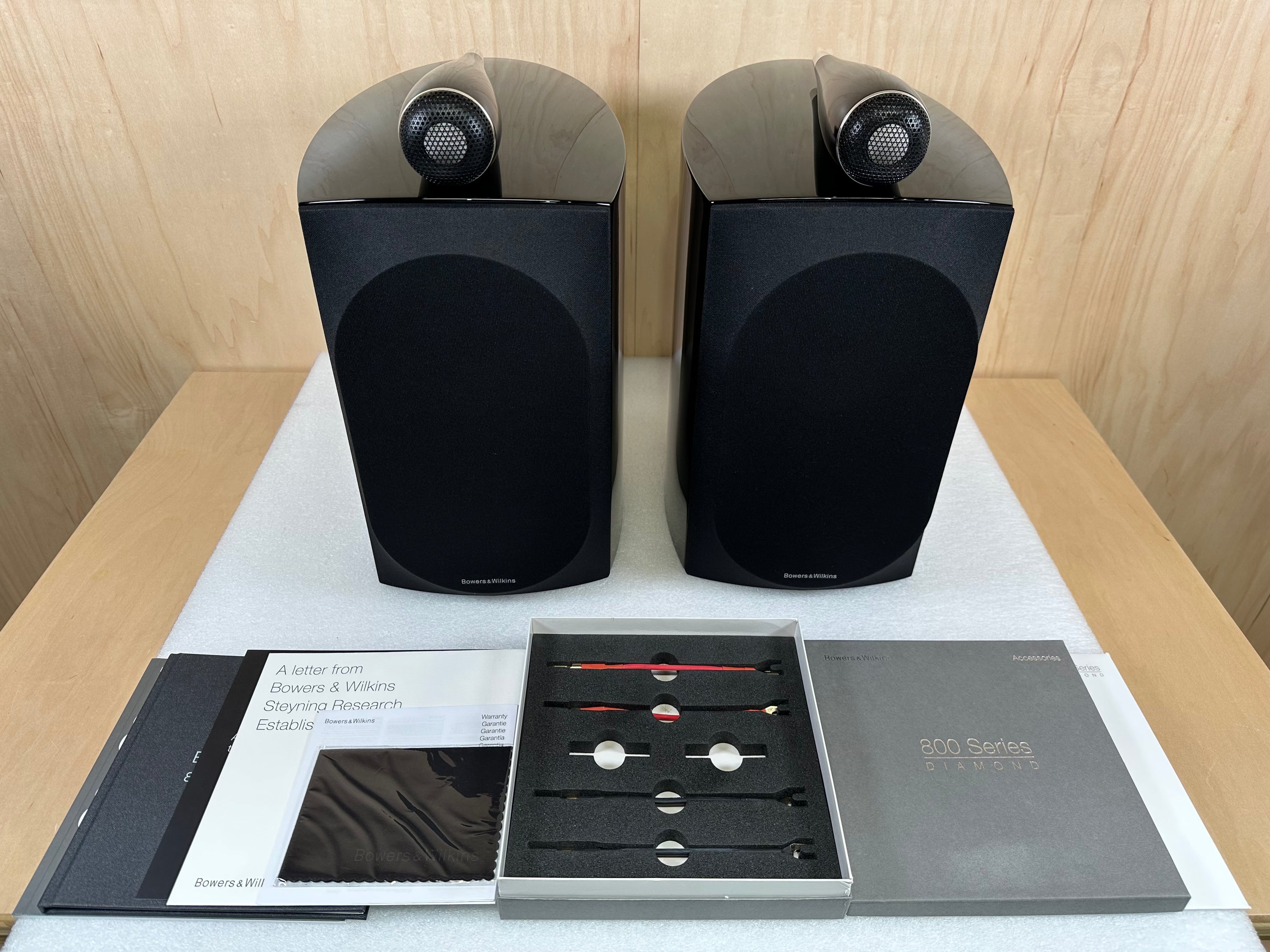 B&W 805 D3 Diamond Speakers Gloss Black w/boxes