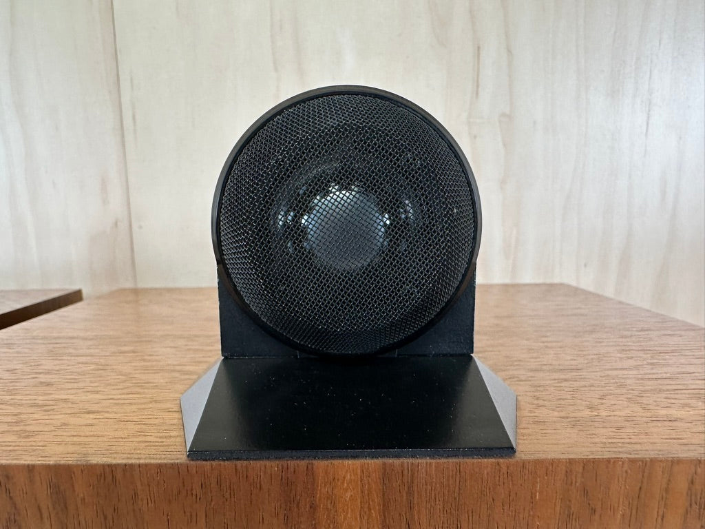 B&W Bowers & Wilkins Matrix 805 Speakers w/consecutive serial
