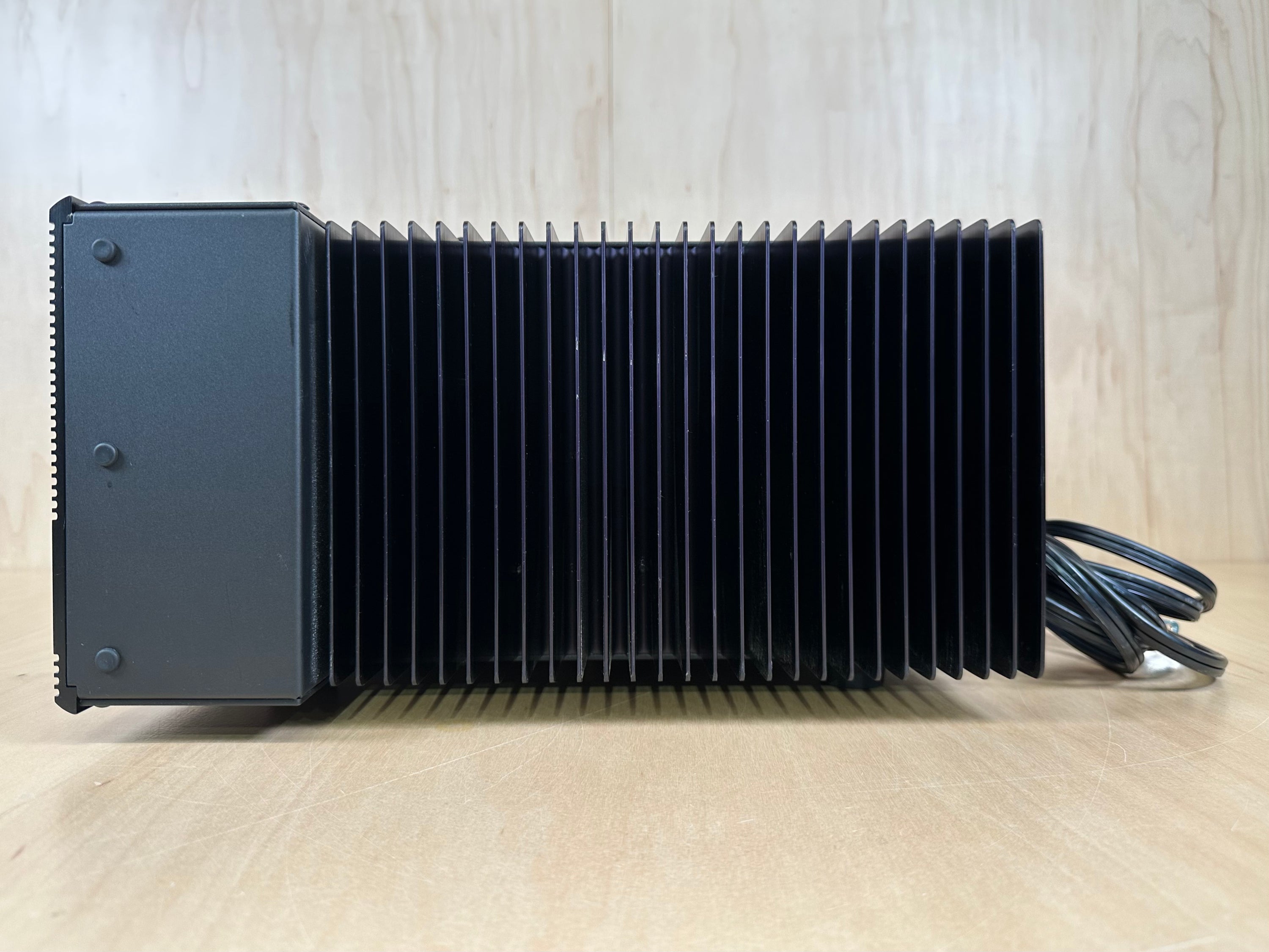 ADCOM GFA 5500 Power Amplifier