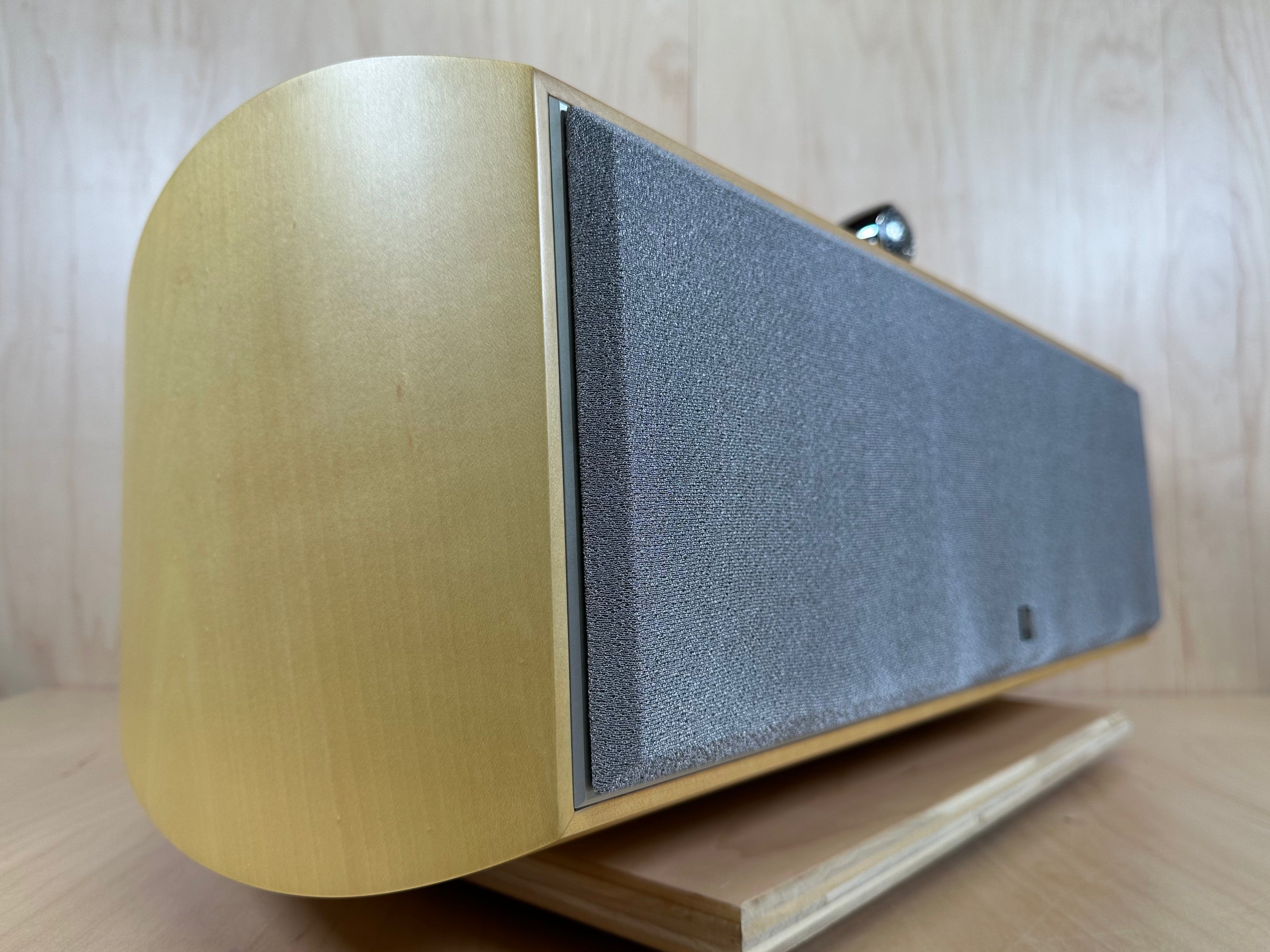 Kef XQ Two C Center Channel Speaker Light Maple w/Kef Rubber Pad