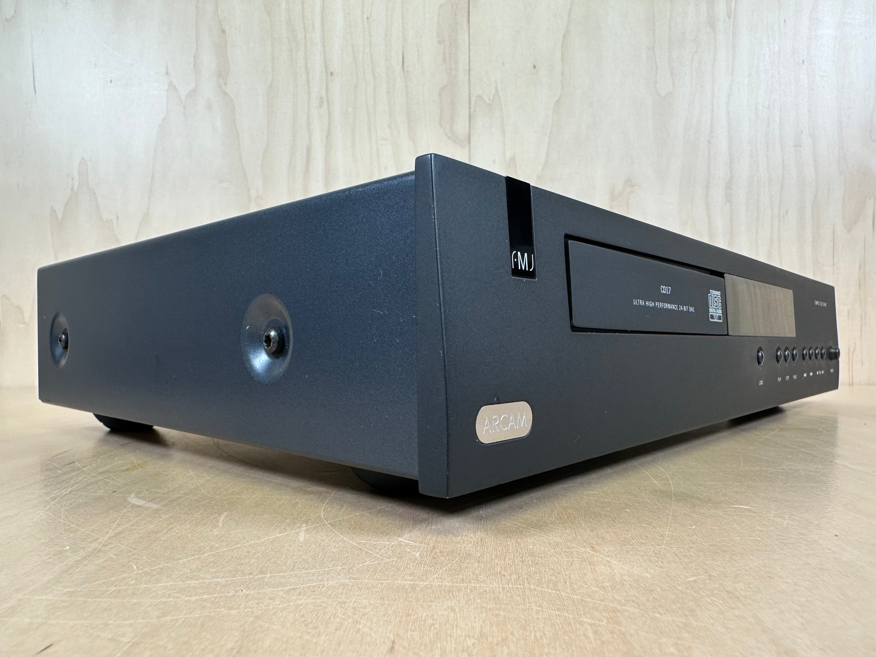 ARCAM FMJ CD17 Compact Disc Player 24 BIT DAC w/Remote