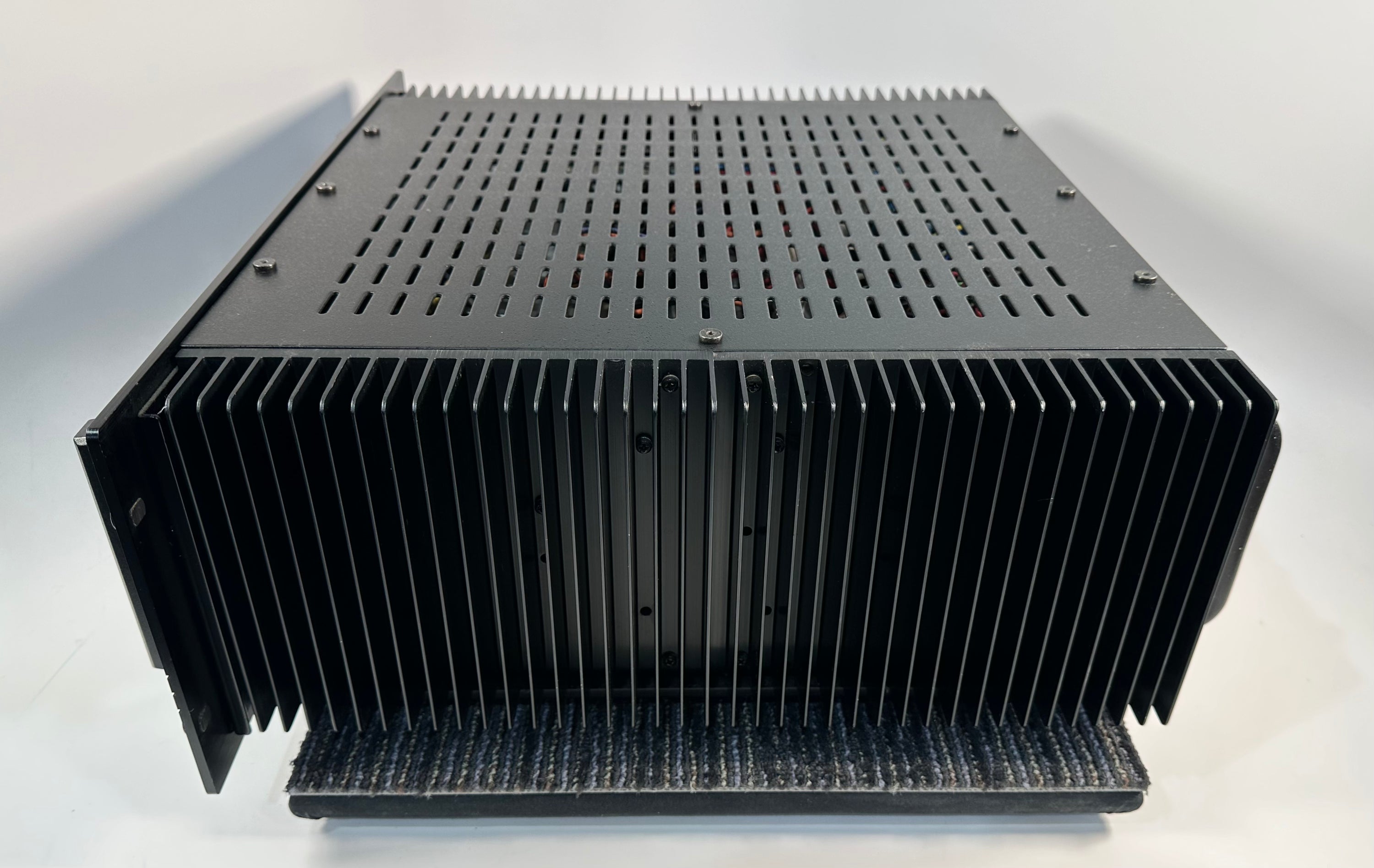 Parasound HCA-1206 High Current Six Channel Amplifier