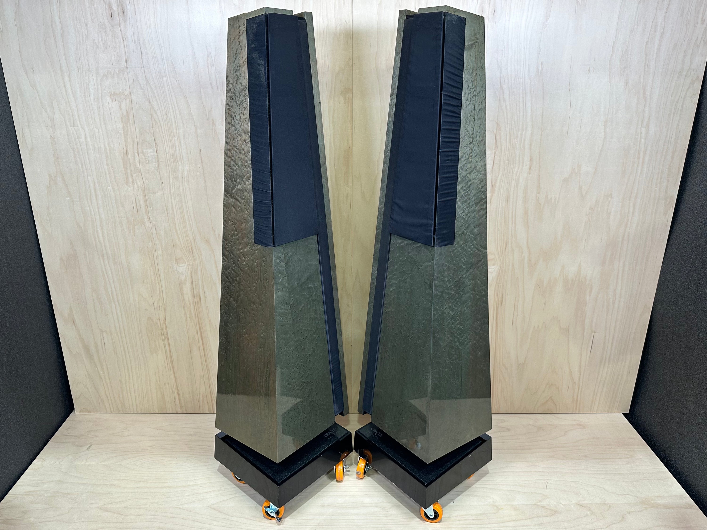 Oracle Helicon Tower Speakers