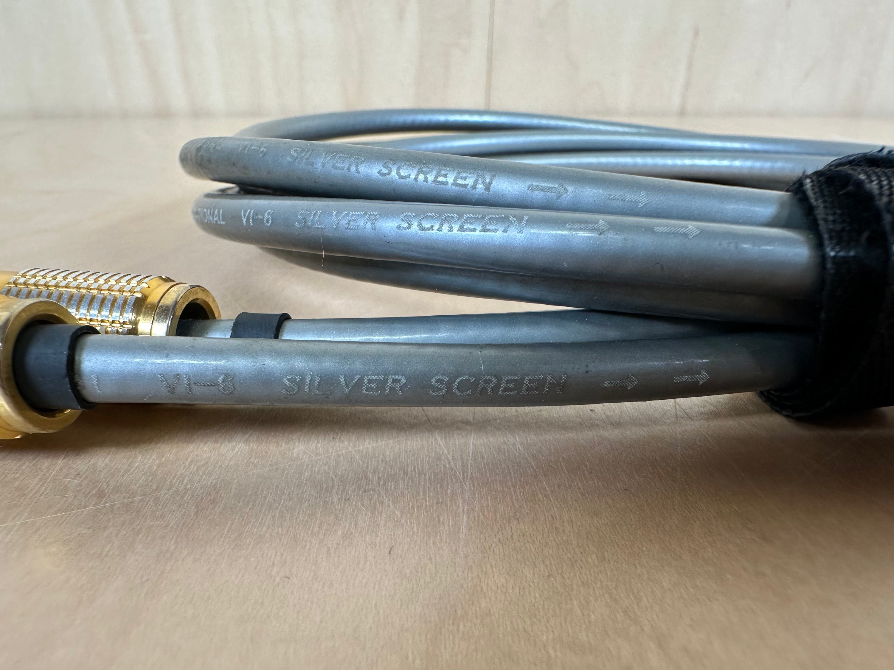 LAT International V1-6 Silver Screen RCA Interconnects 1 meter