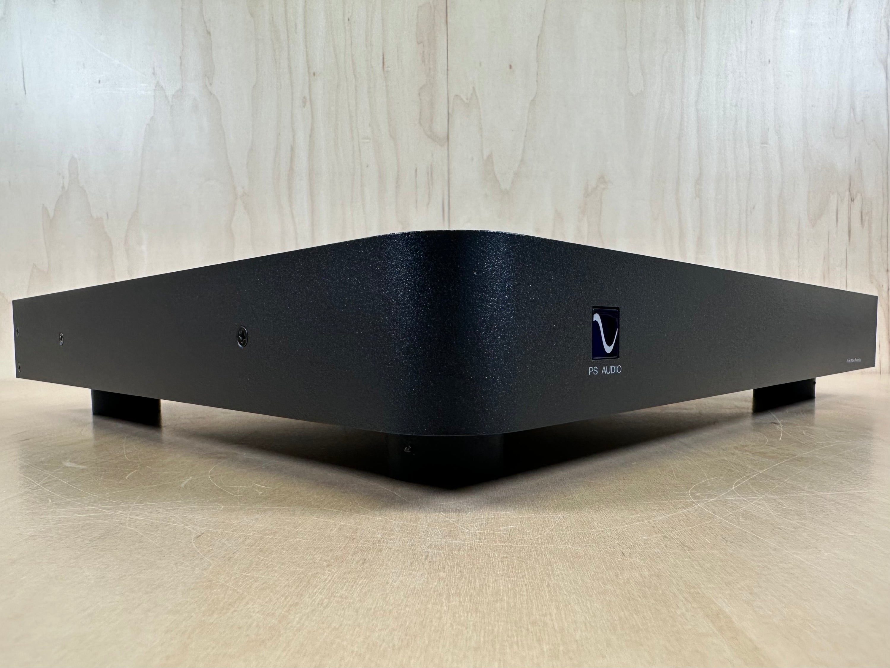 PS Audio PerfectWave PowerBase w/Factory Box