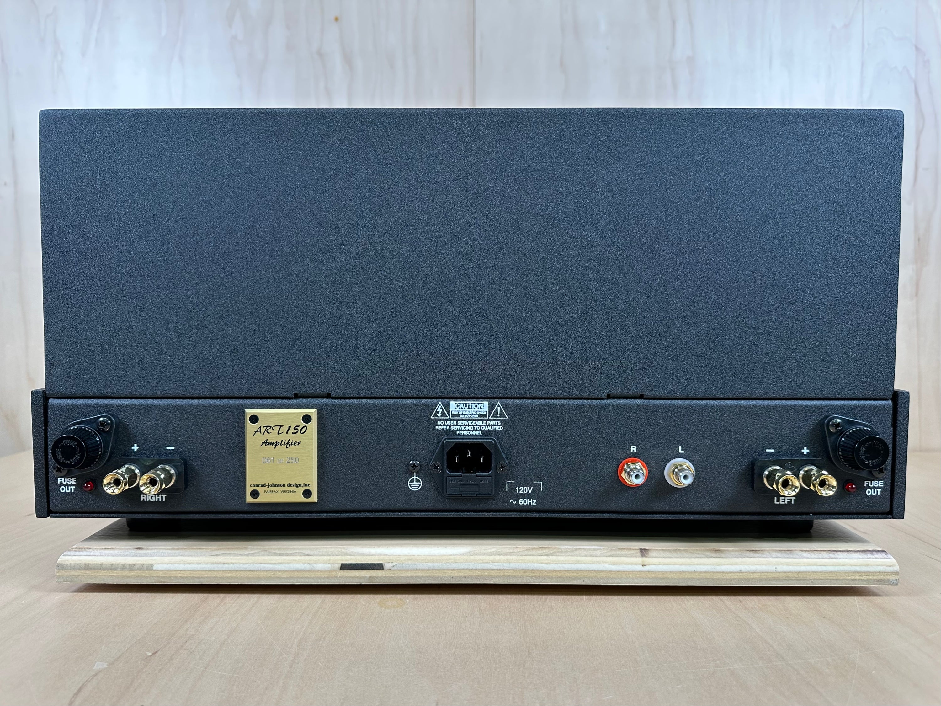 Conrad Johnson ART150 Amplifier Open Box