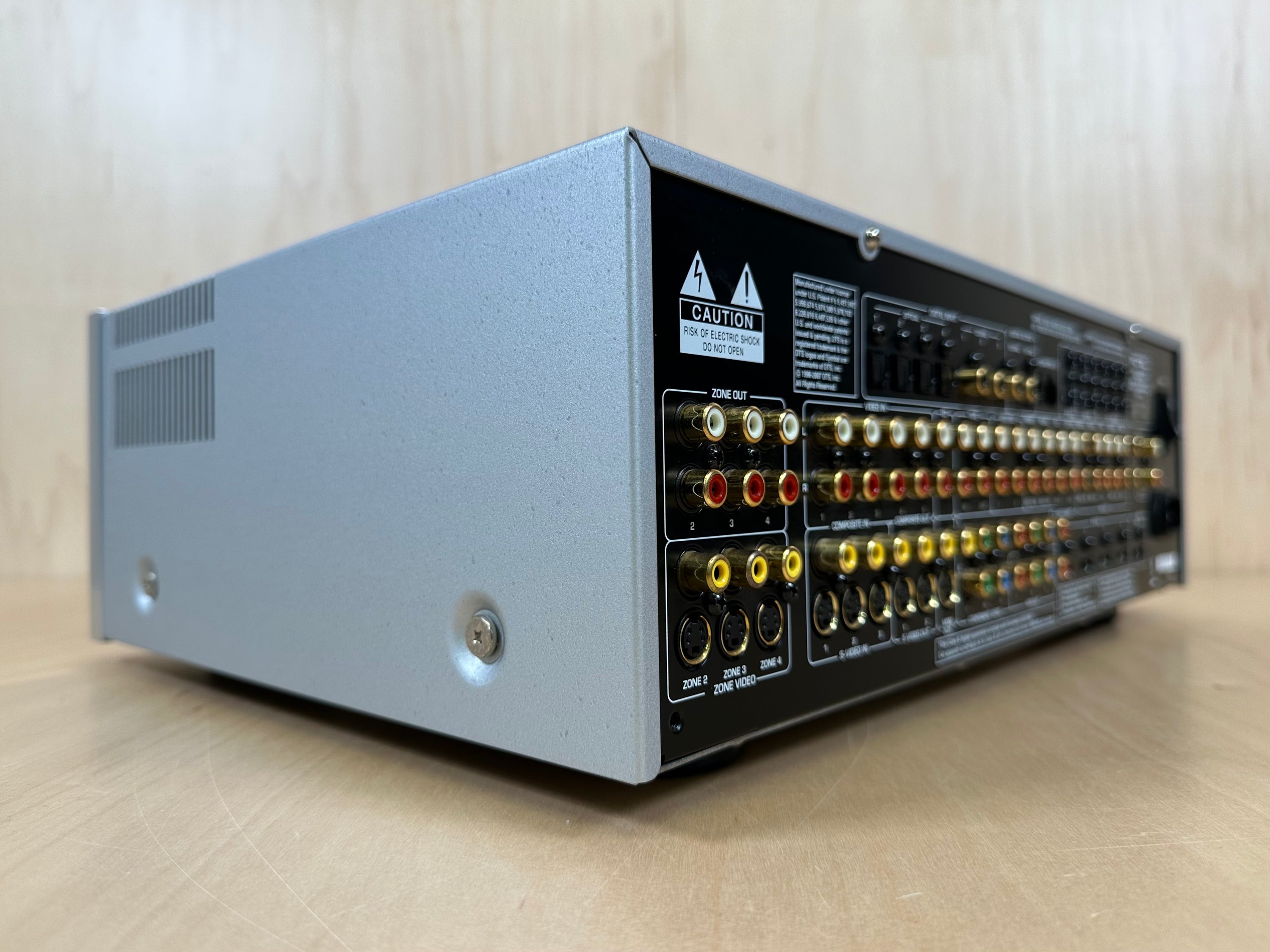 Rotel RSP-1570 Preamplifier Surround Sound Processor w/Remote and Box