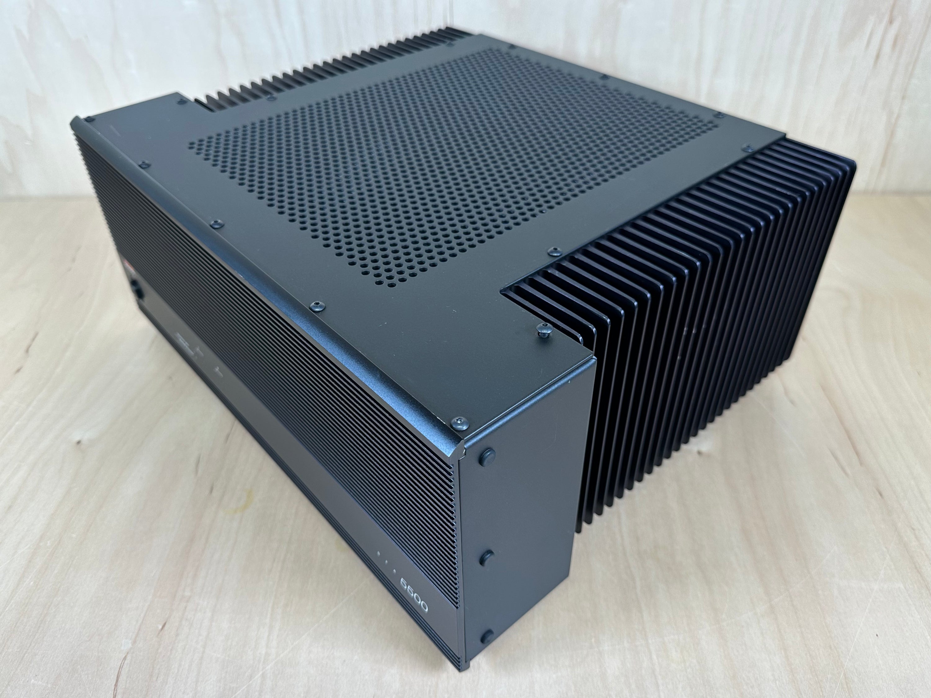 ADCOM GFA 5500 Power Amplifier