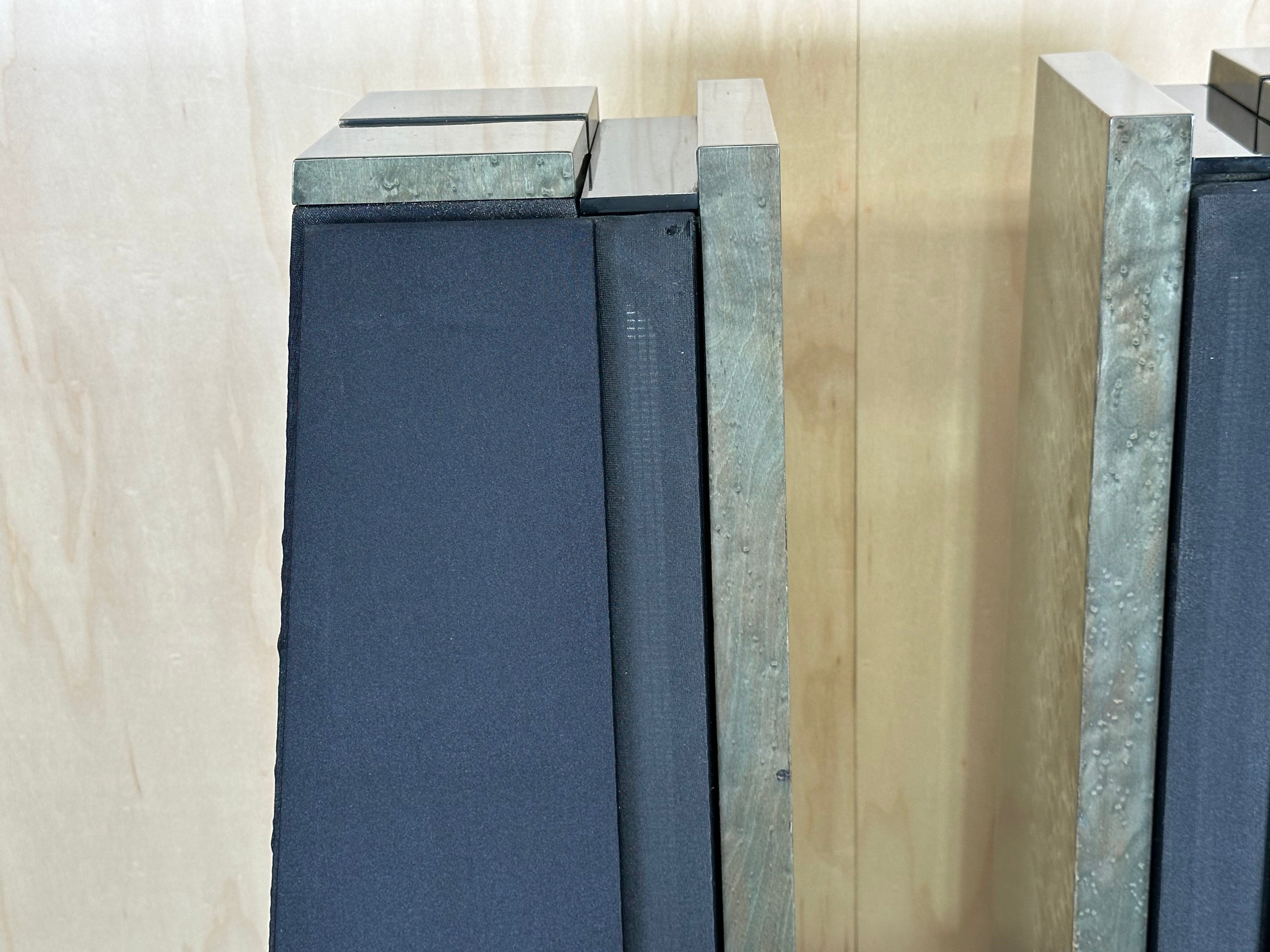 Oracle Helicon Tower Speakers