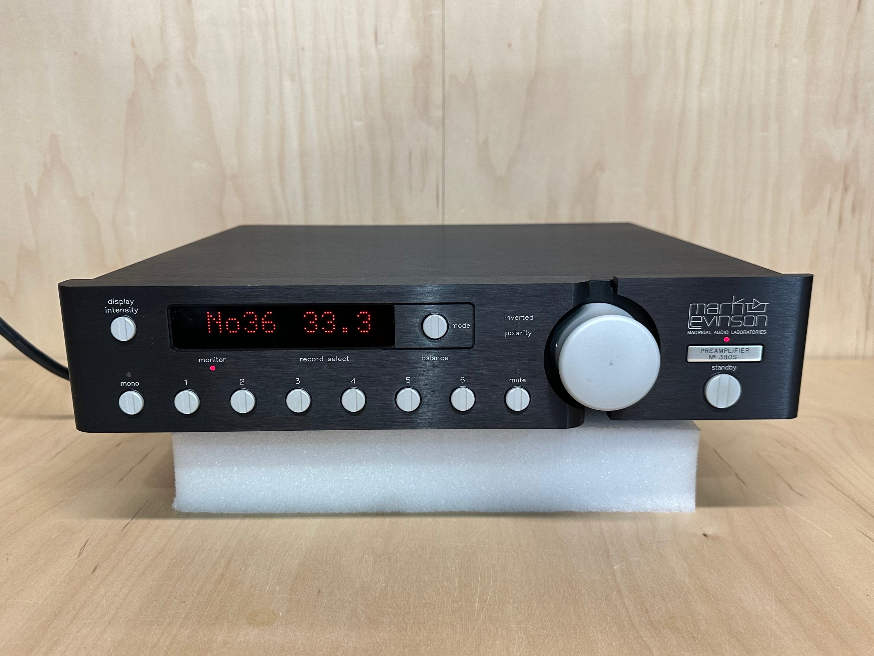 Mark Levinson 380S Preamplifier w/Remote