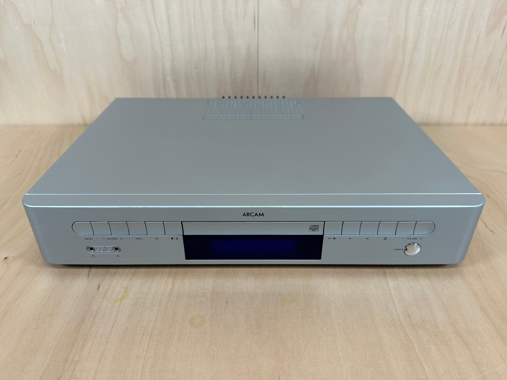 ARCAM Solo Music System AM/FM Receiver w/ Built in CD Player Orig Box
