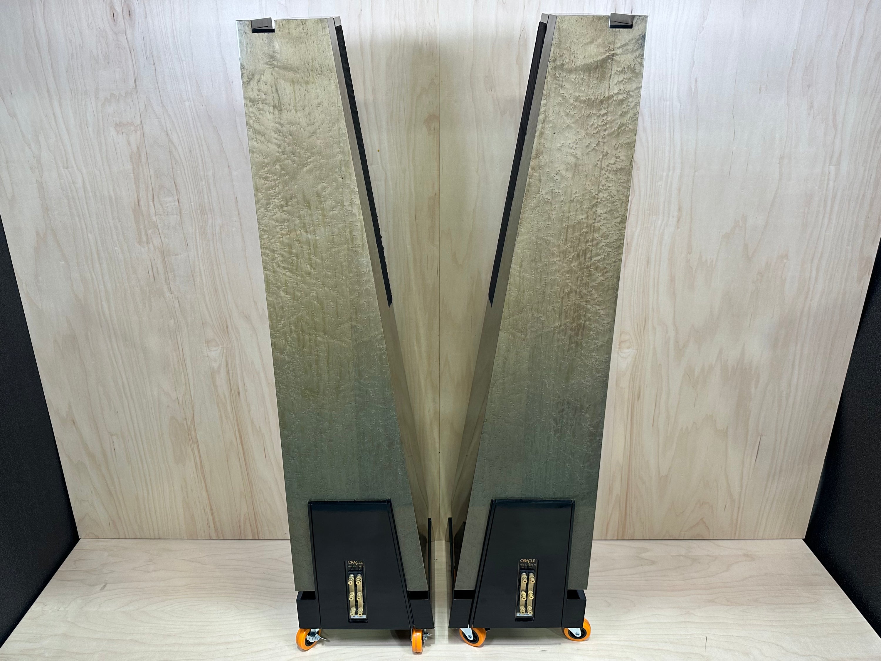 Oracle Helicon Tower Speakers