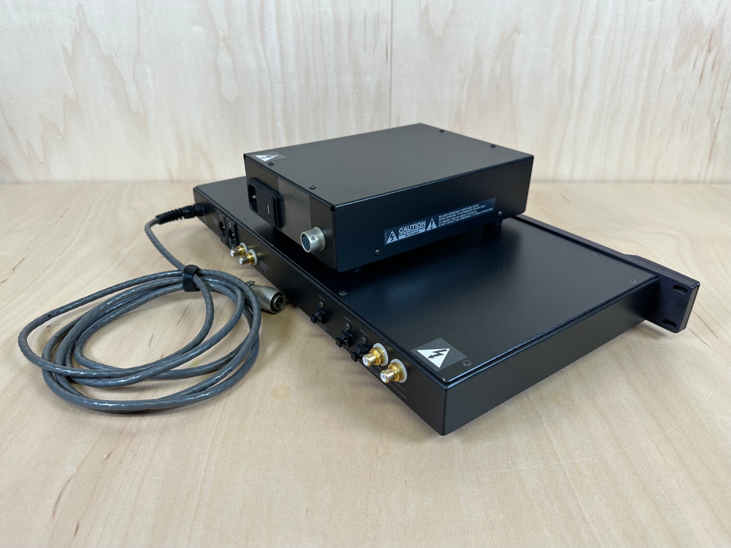 Threshold DAC 1/e Digital Processor DAC Black w/Power Supply