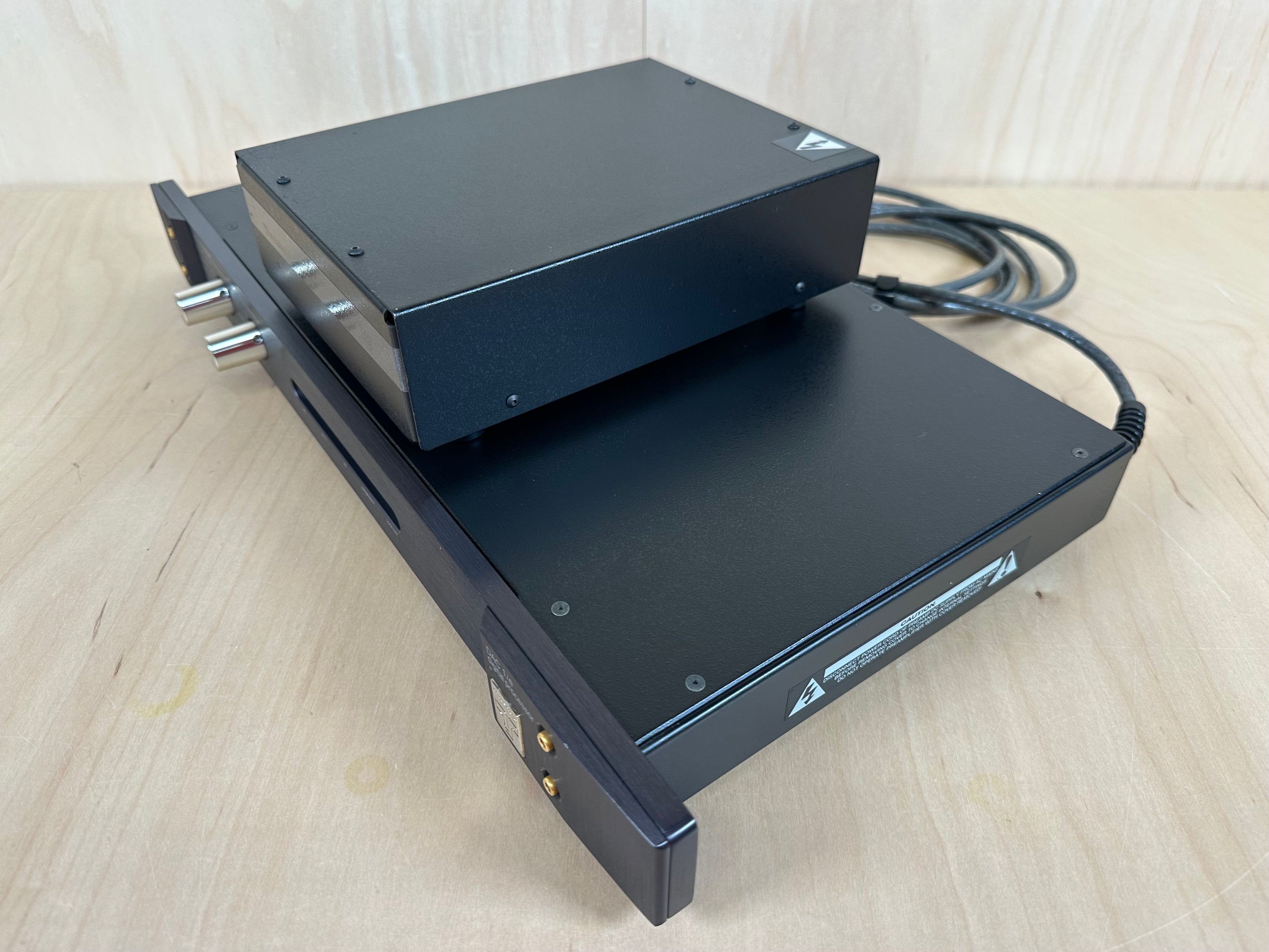 Threshold DAC 1/e Digital Processor DAC Black w/Power Supply