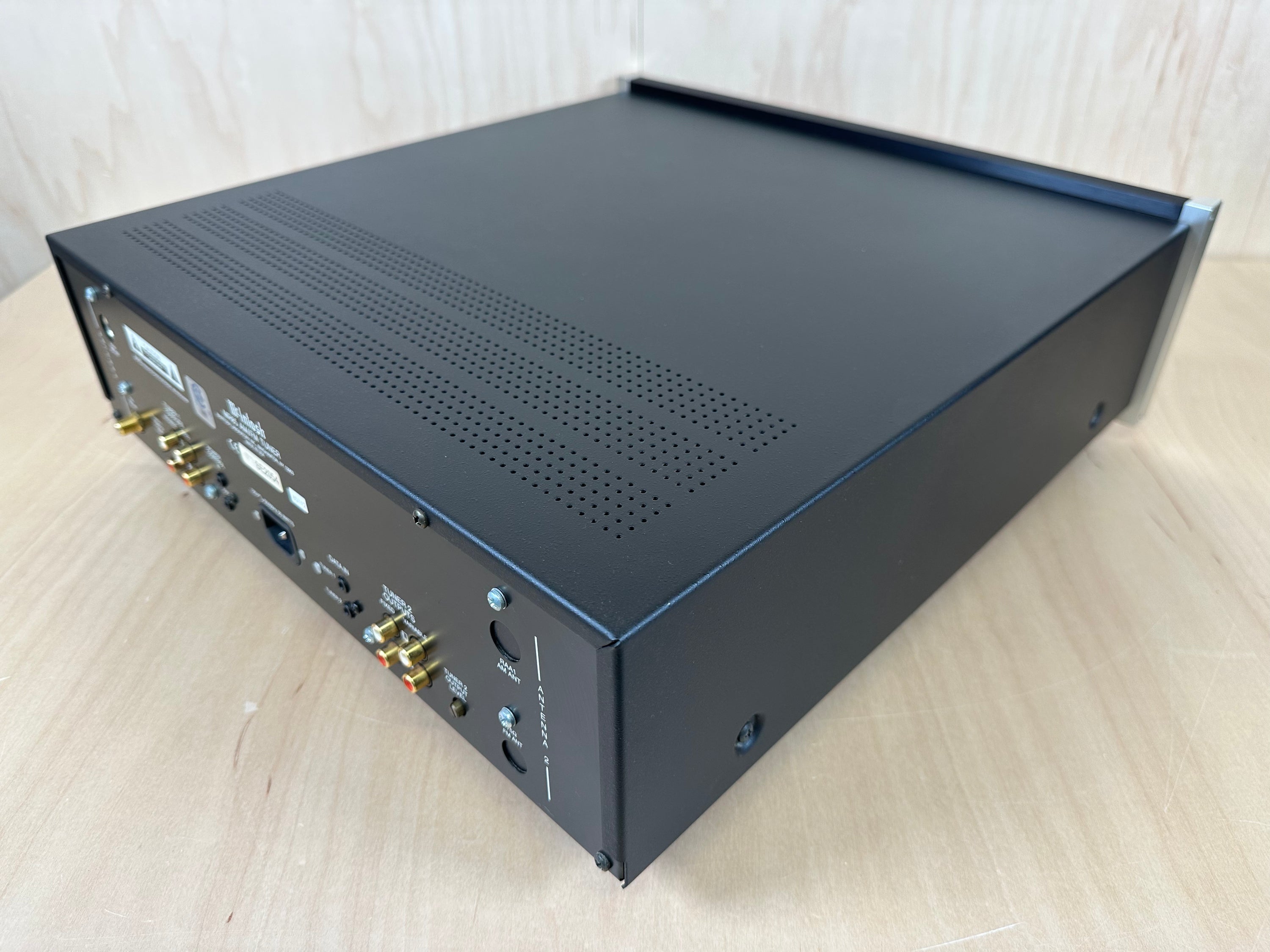 Mcintosh MR85 AM/FM Tuner w/New Factory Box