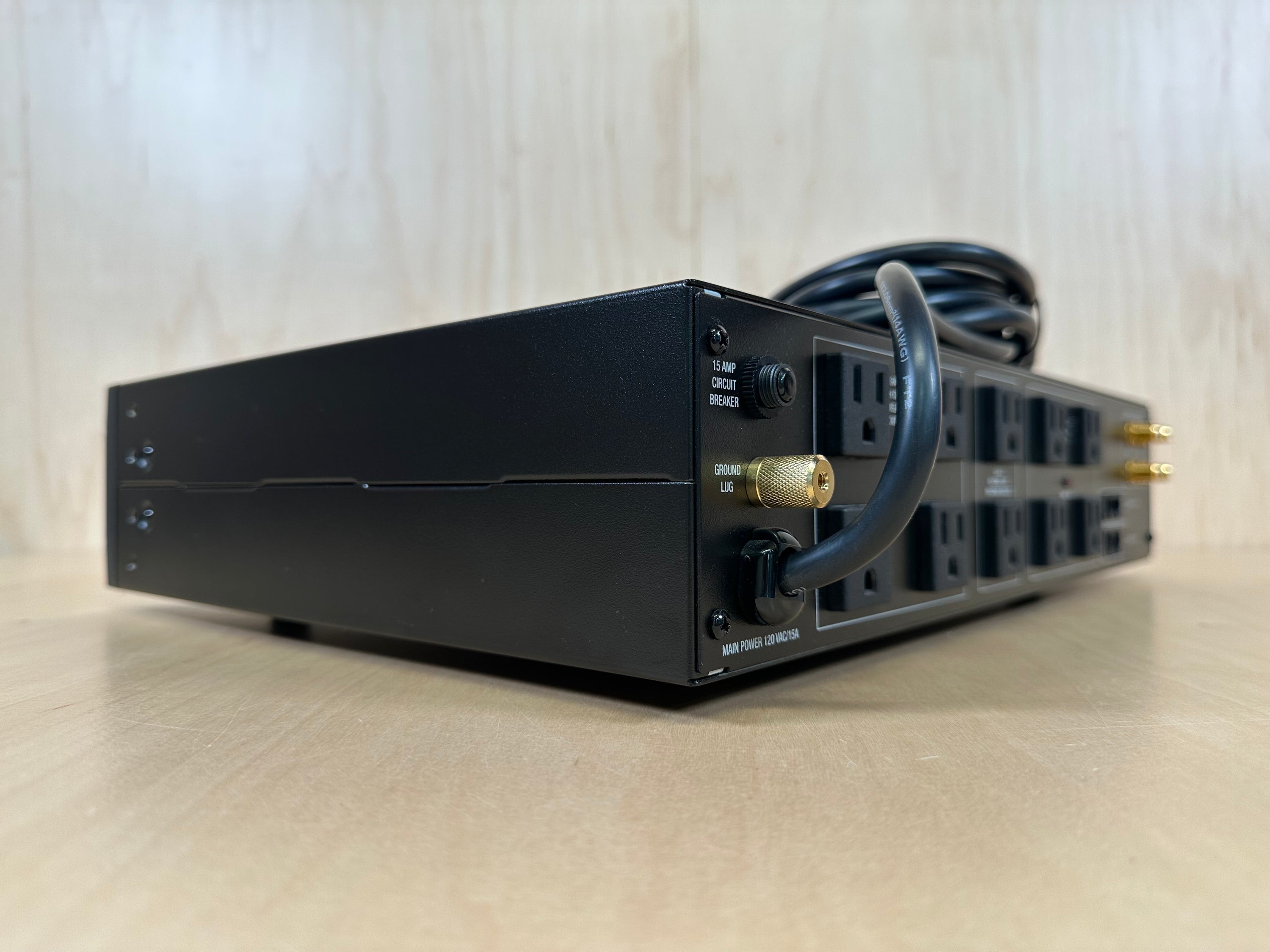 Panamax MR-5100 Power Conditioner