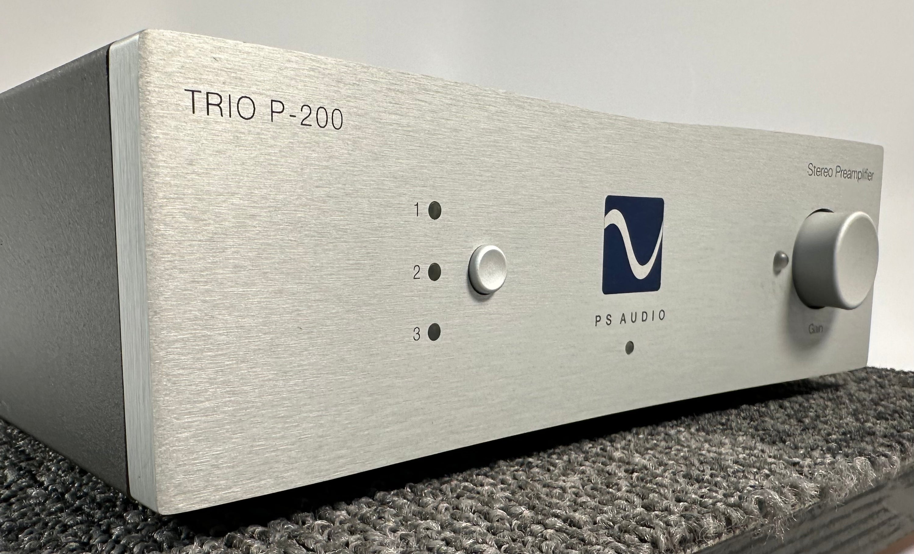 PS Audio Trio P-200 Linestage Preamp w/Remote