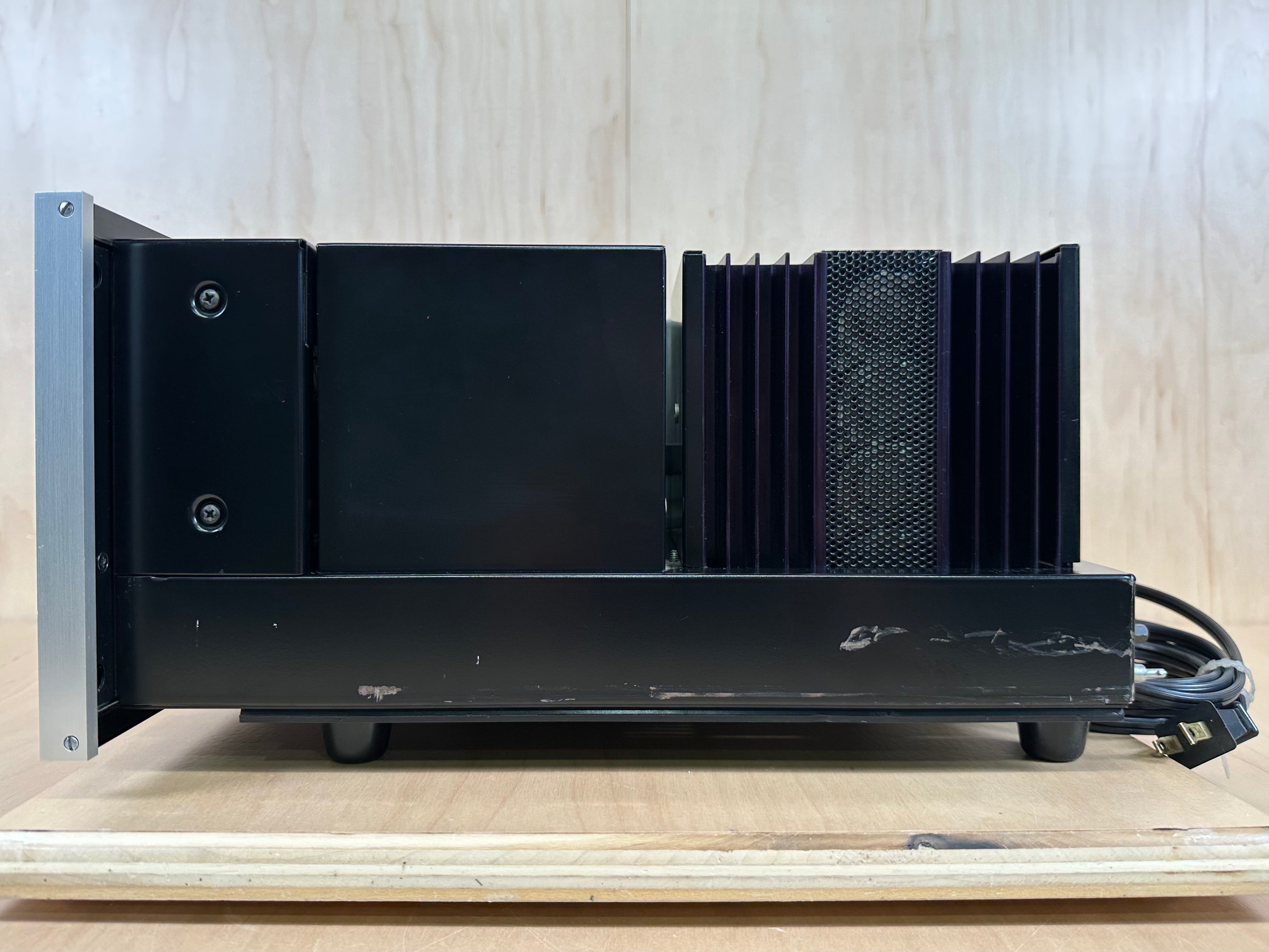 McIntosh MC7270 Digital Dynamic Stereo Power Amplifier