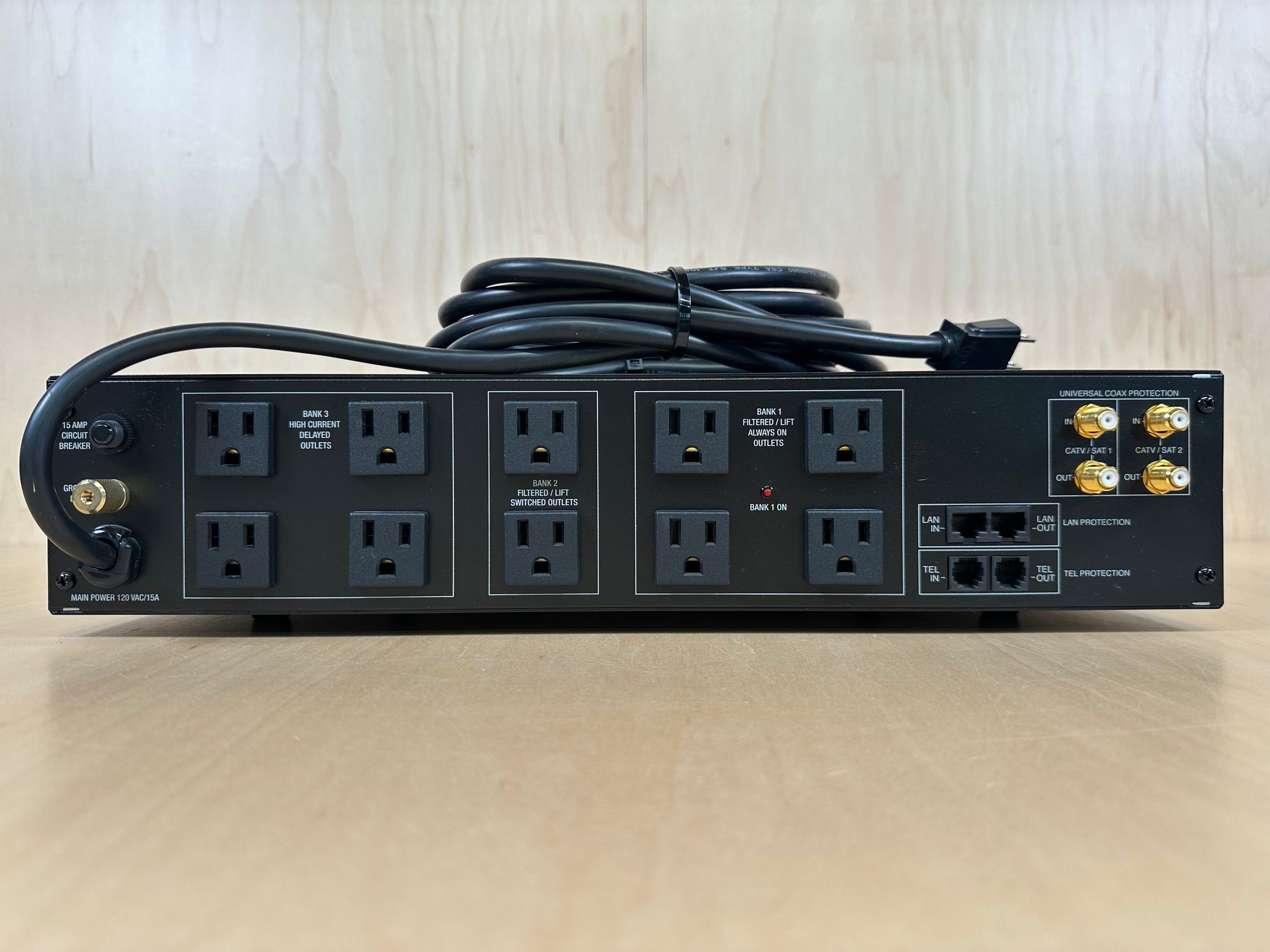 Panamax MR-5100 Power Conditioner