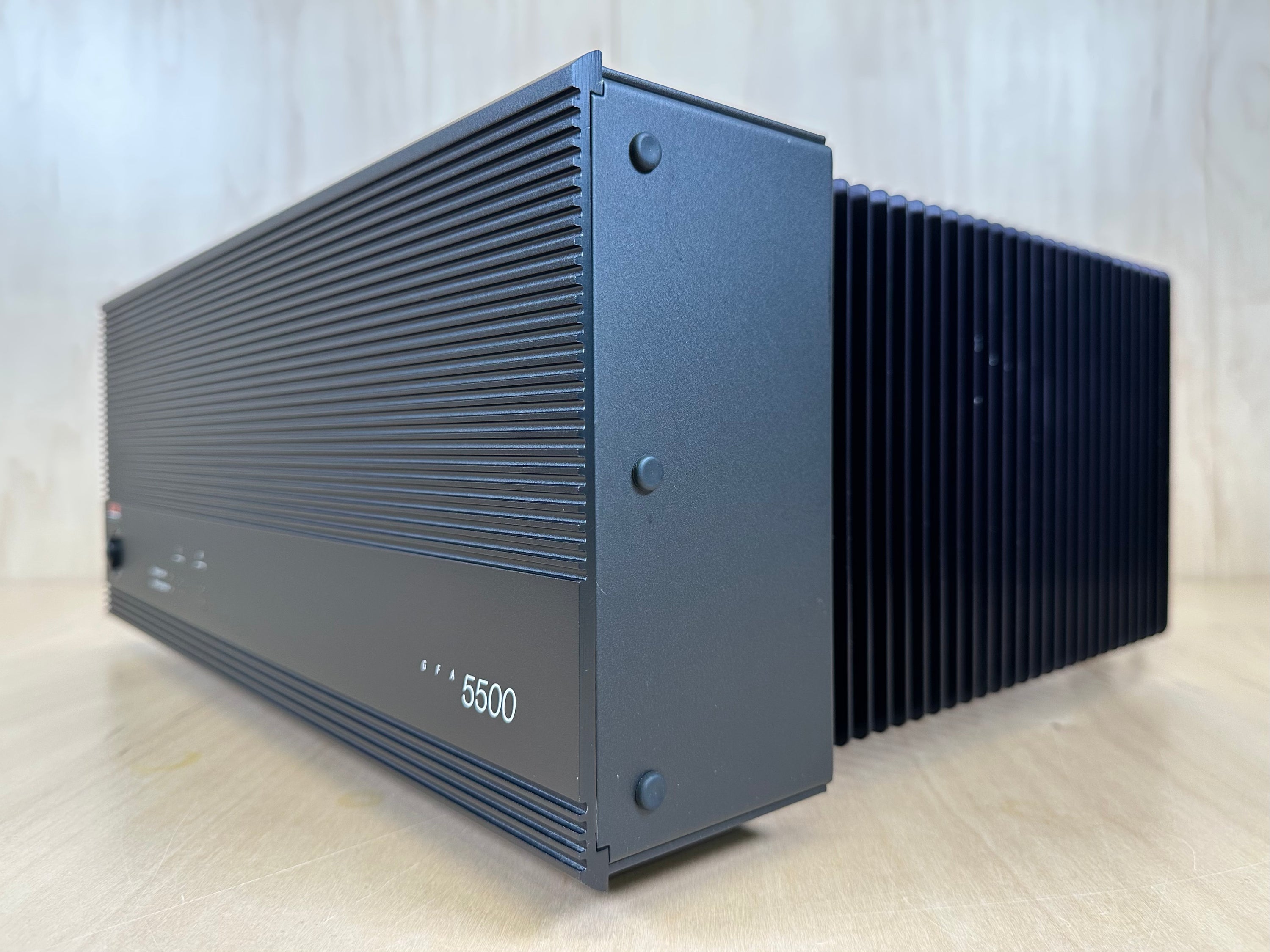 ADCOM GFA 5500 Power Amplifier