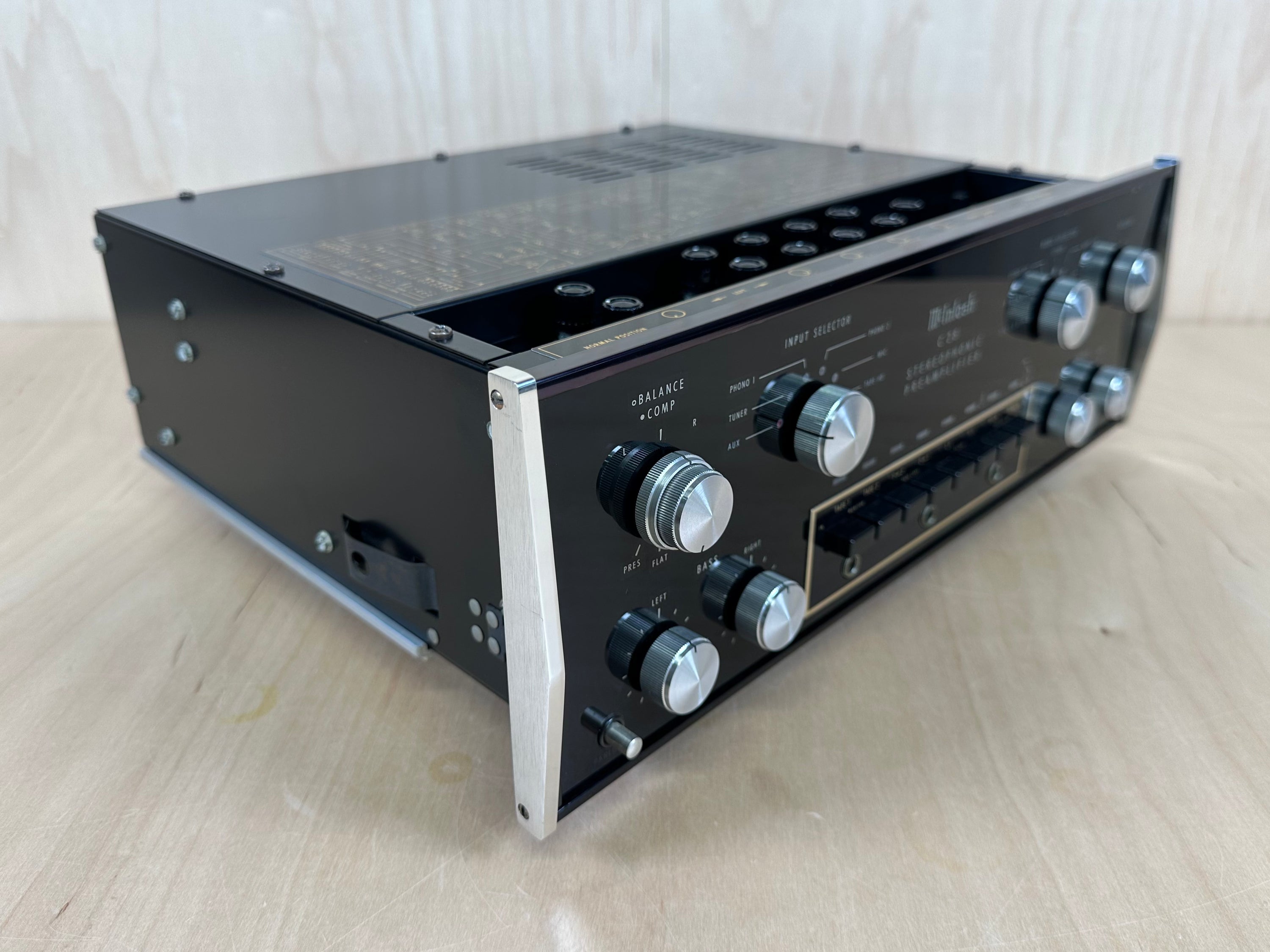 McIntosh C28 Stereophonic Preamplifier
