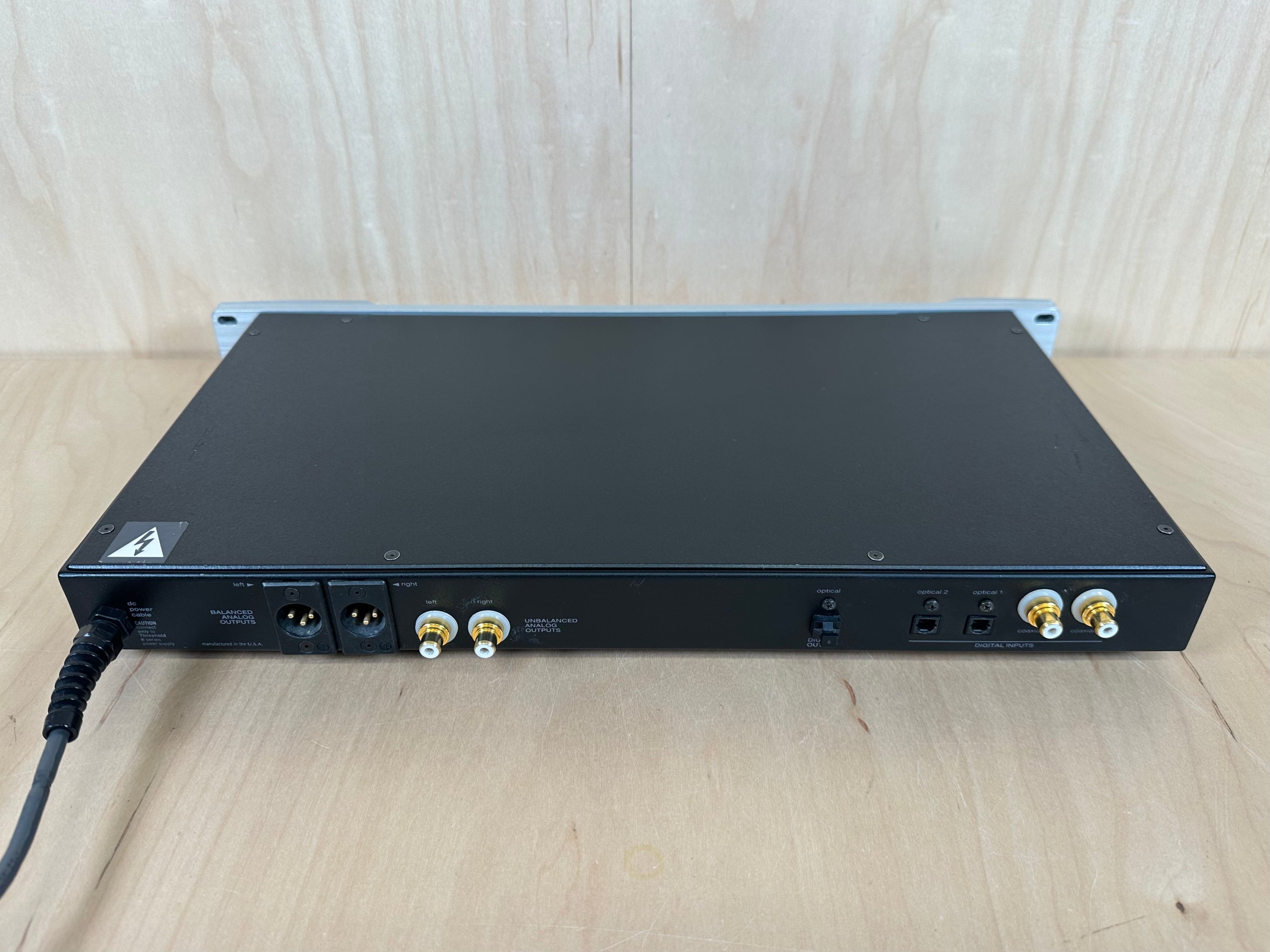 Threshold DAC 1/e Digital Processor DAC Silver w/Power Supply