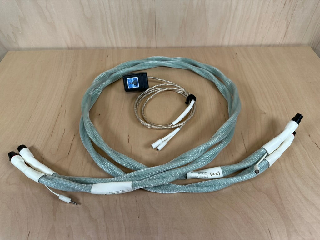 Synergistic Research Designers Référence X2 Interconnexions XLR Synergistic Research Designers Référence X2 Interconnexions XLR