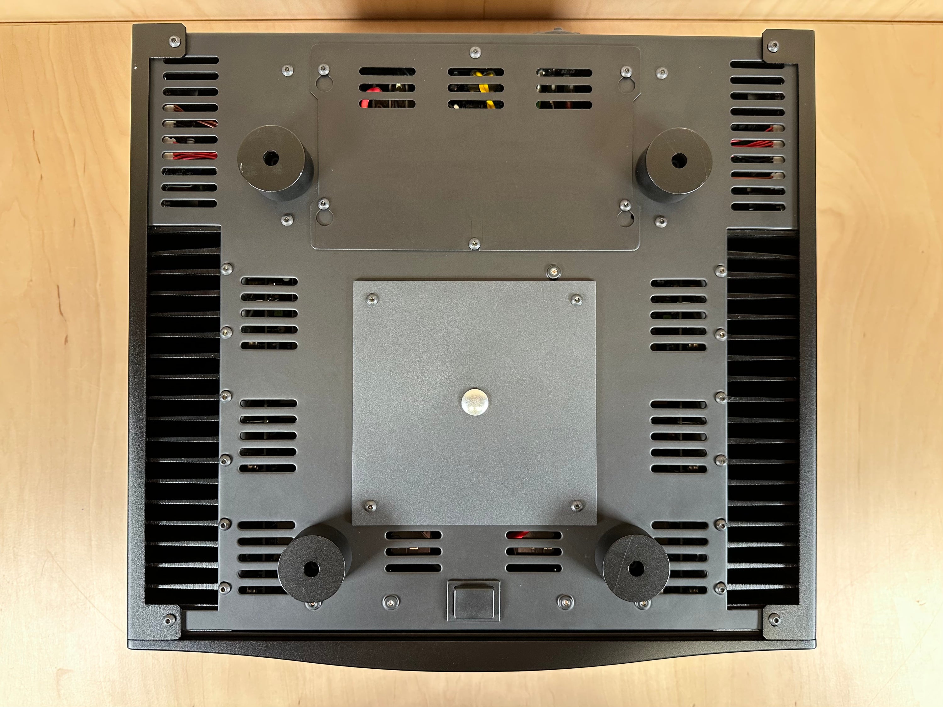 Hegel H590 Flagship Integrated Amp w/Remote and Original Box