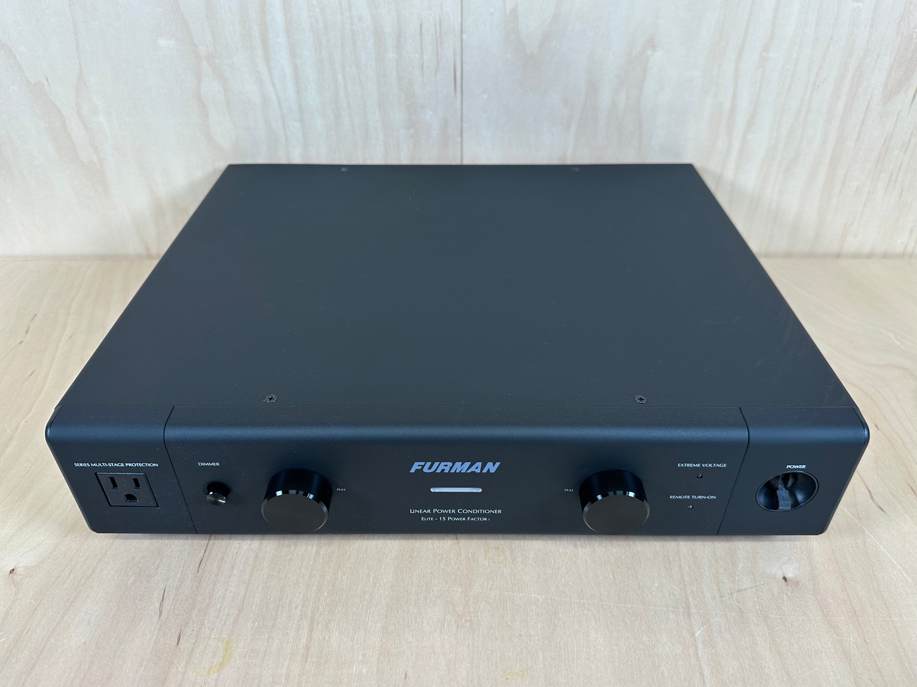 Furman Elite-15 PF i Linear Filtering AC Power Conditioner Orig Box