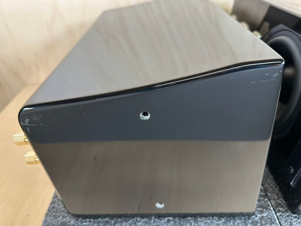 Mcintosh XR50 Bookshelf Speakers w/Factory Boxes