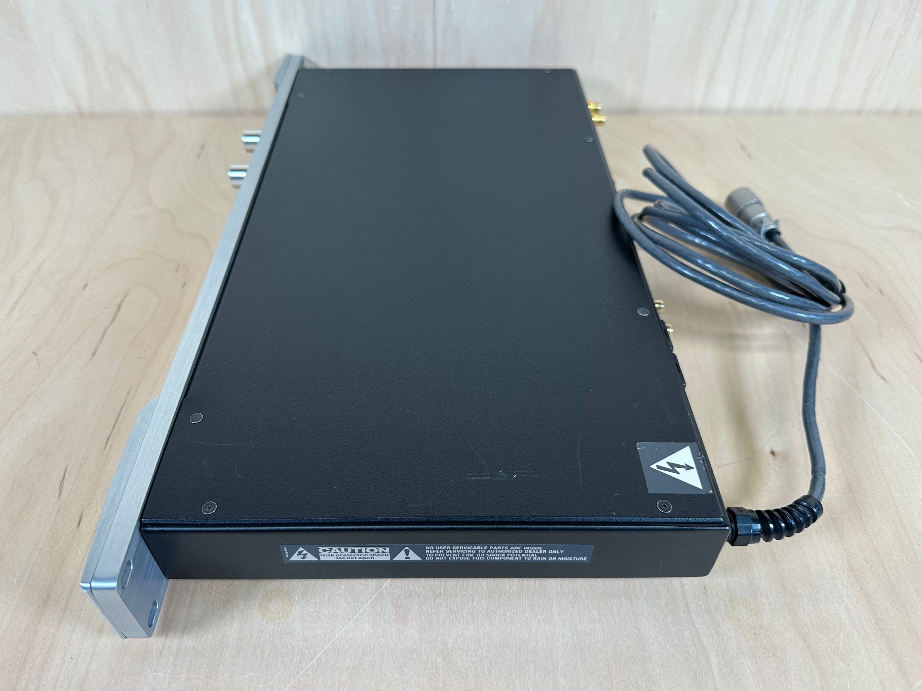 Threshold DAC 1/e Digital Processor DAC Silver w/Power Supply