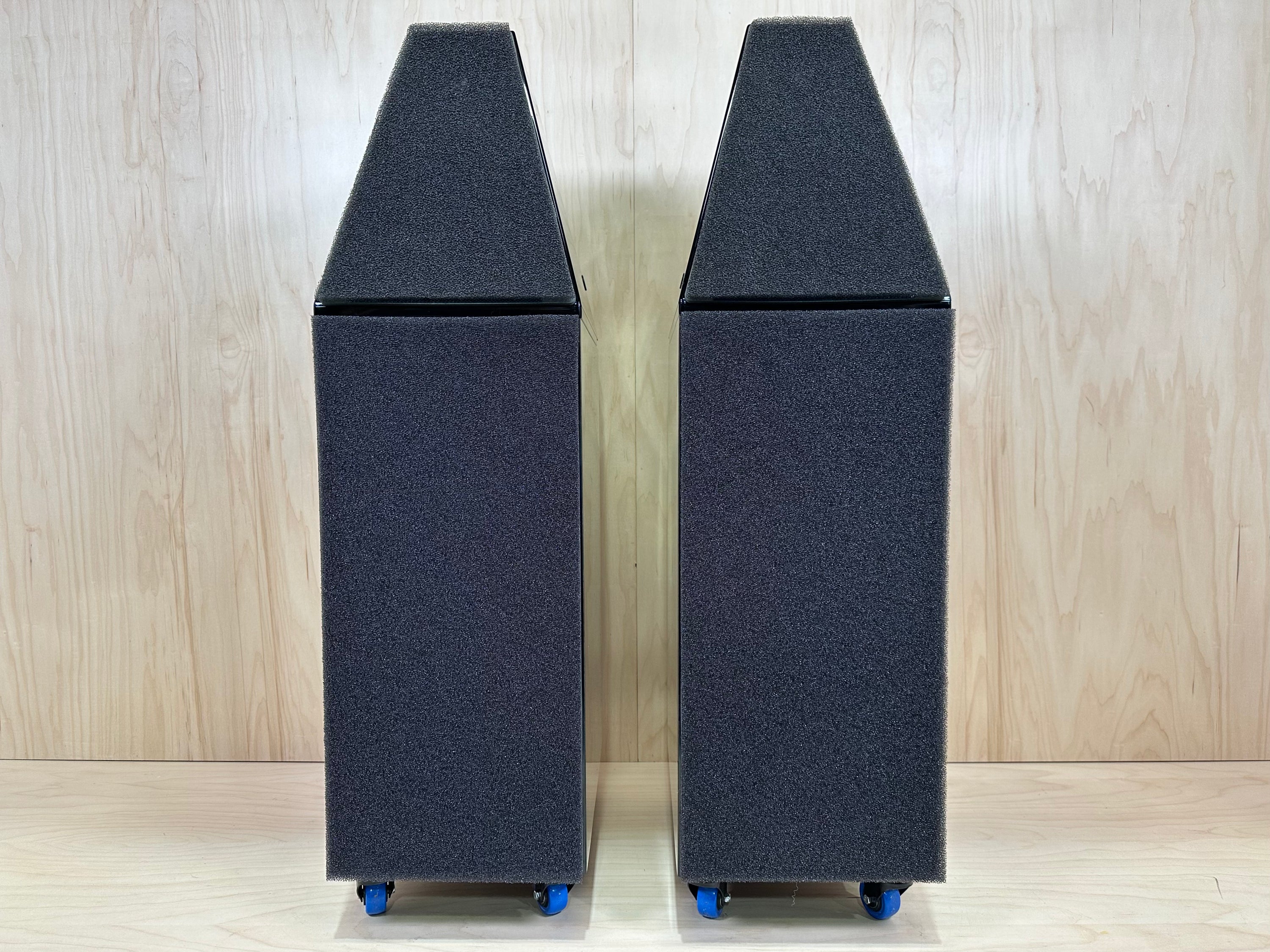 Wilson Audio Watt Puppy 5 w/Crates